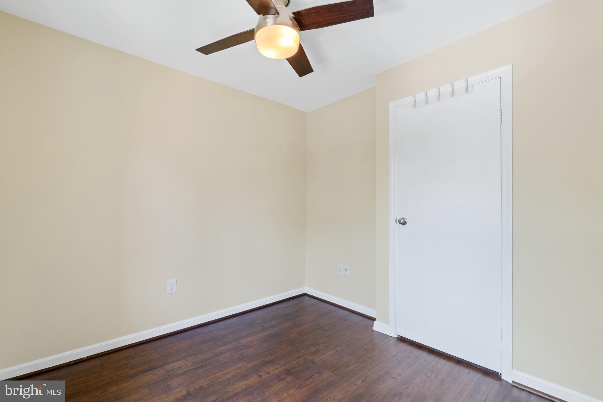 WILLIAMSBURG VILLAGE - Residential