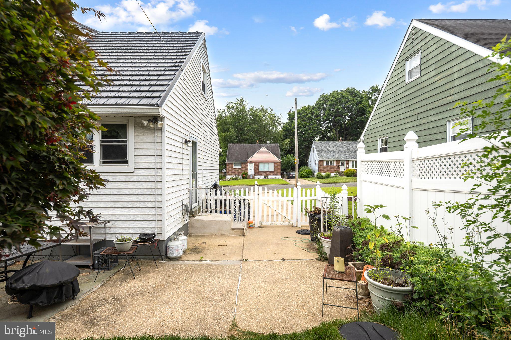 SOMERTON - Residential