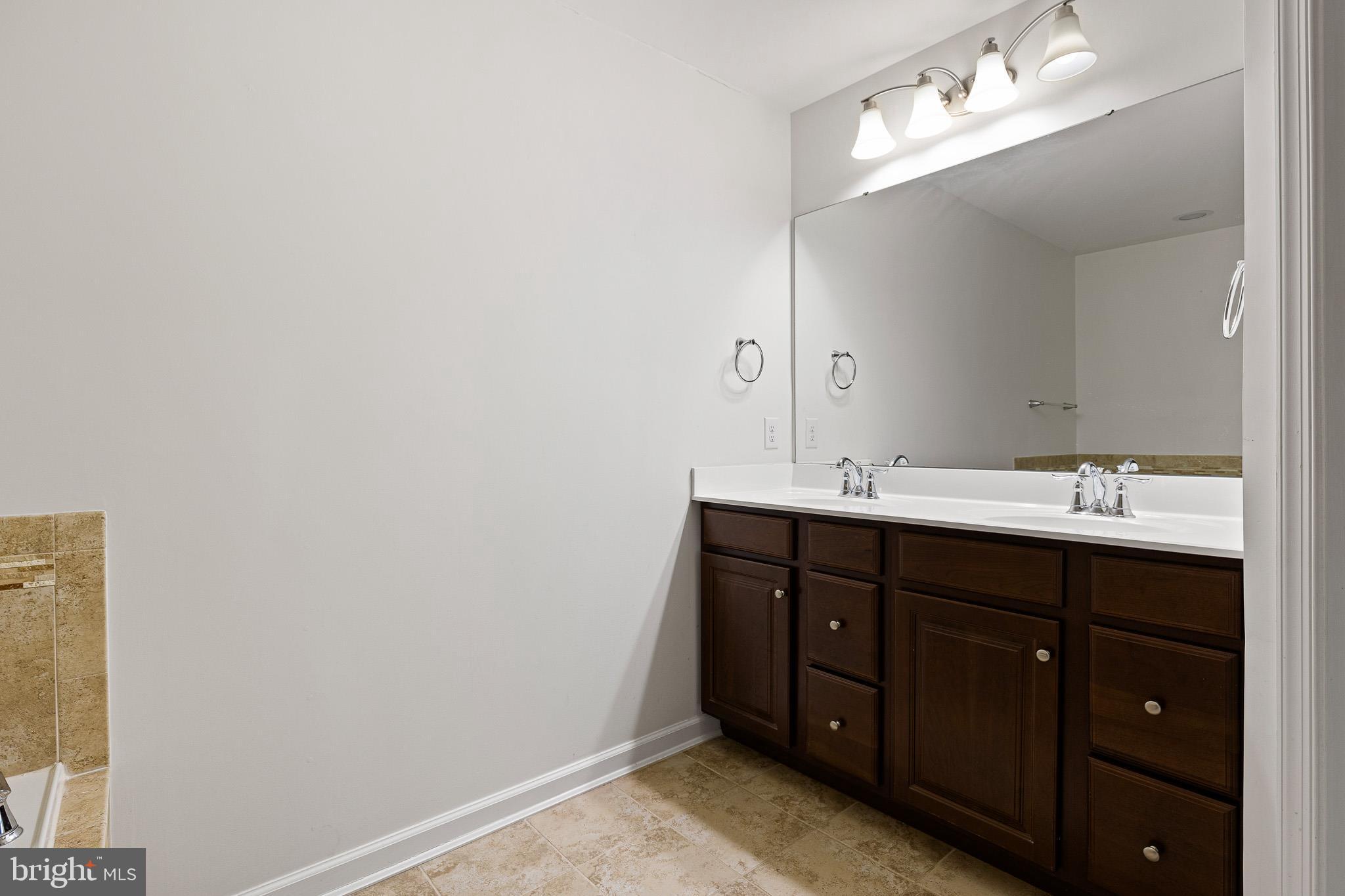 CANAL VIEW - Residential