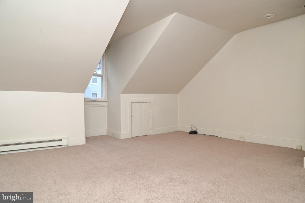 CHESTNUT HILL - Residential