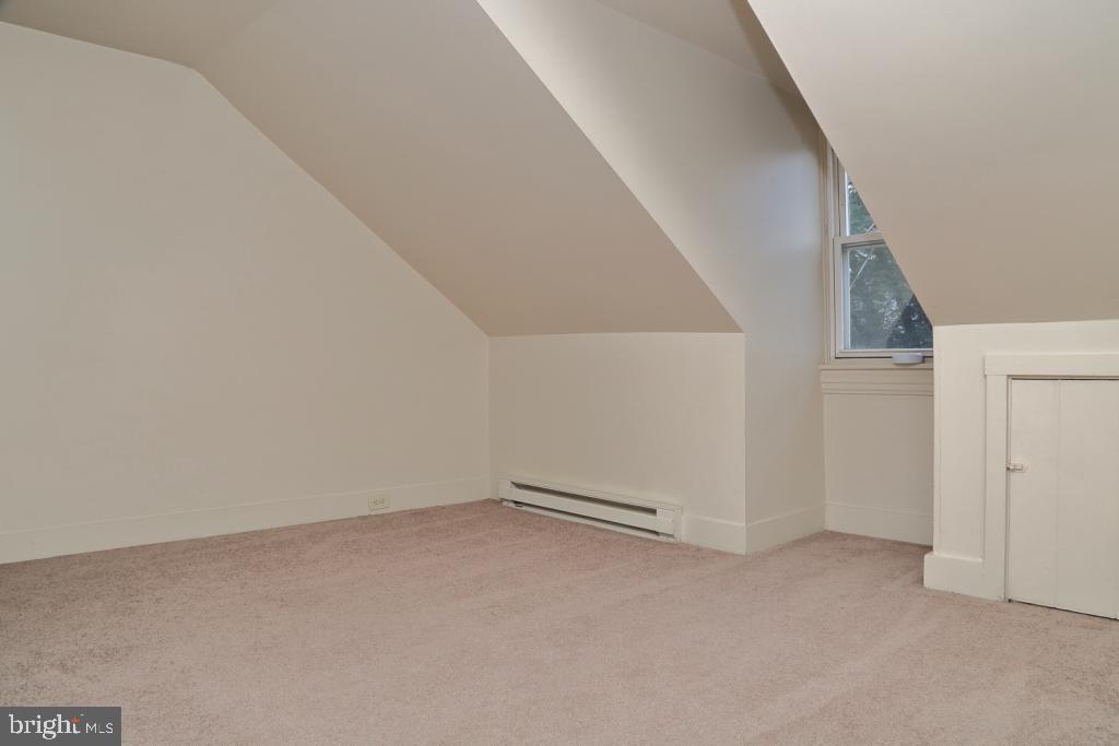 CHESTNUT HILL - Residential