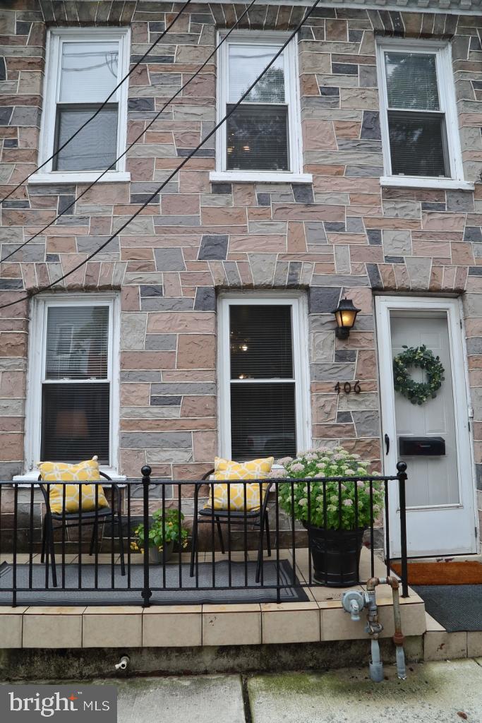 CHESTNUT HILL - Residential