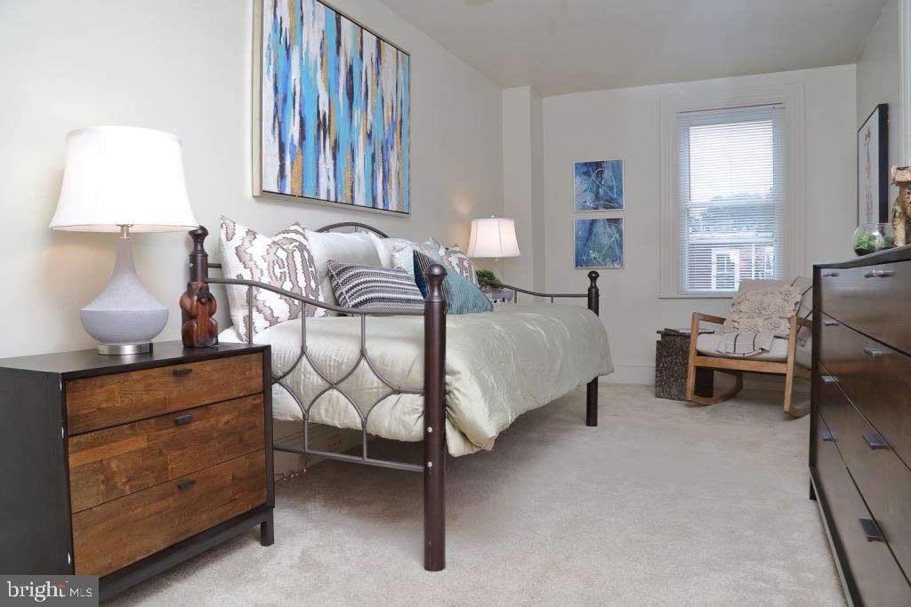 CHESTNUT HILL - Residential