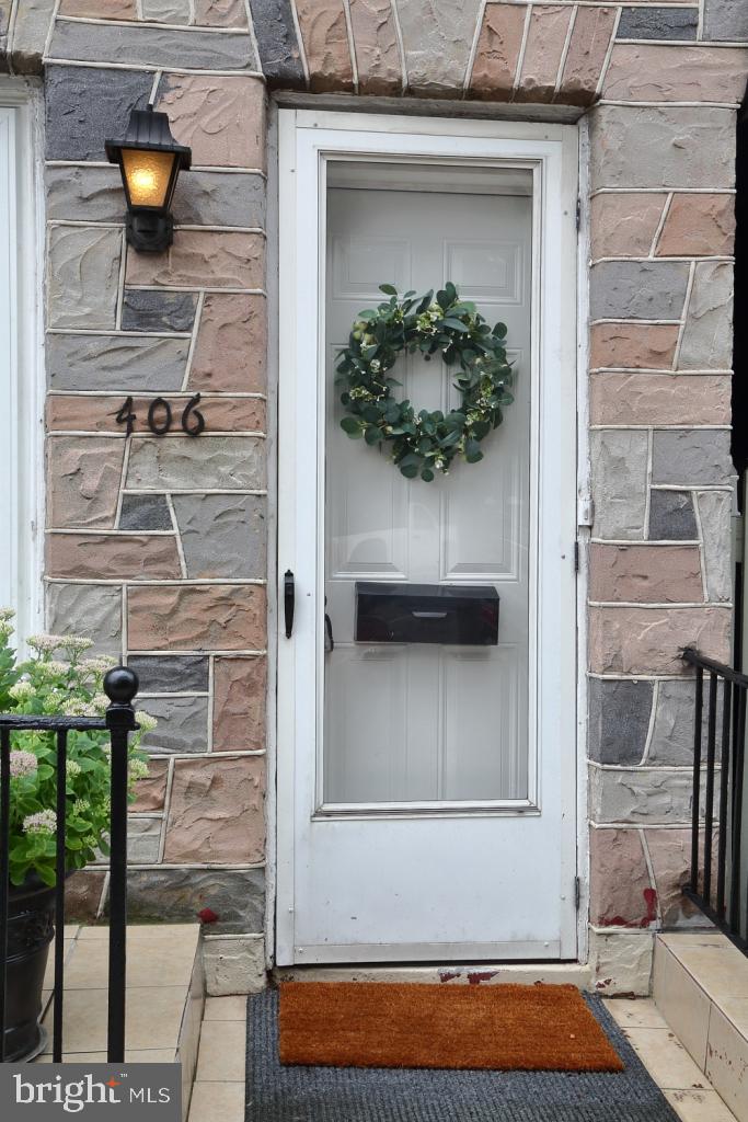 CHESTNUT HILL - Residential