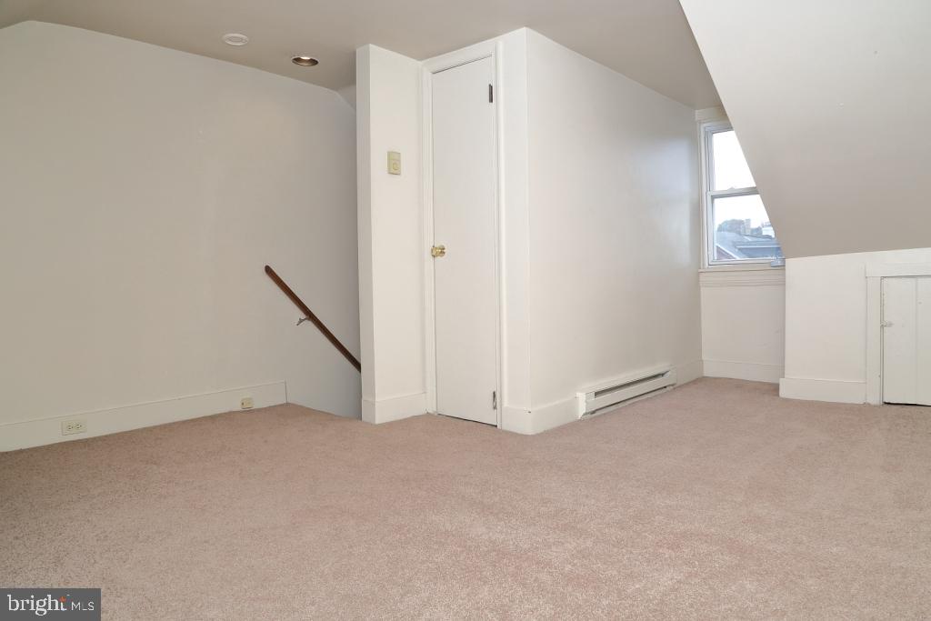 CHESTNUT HILL - Residential