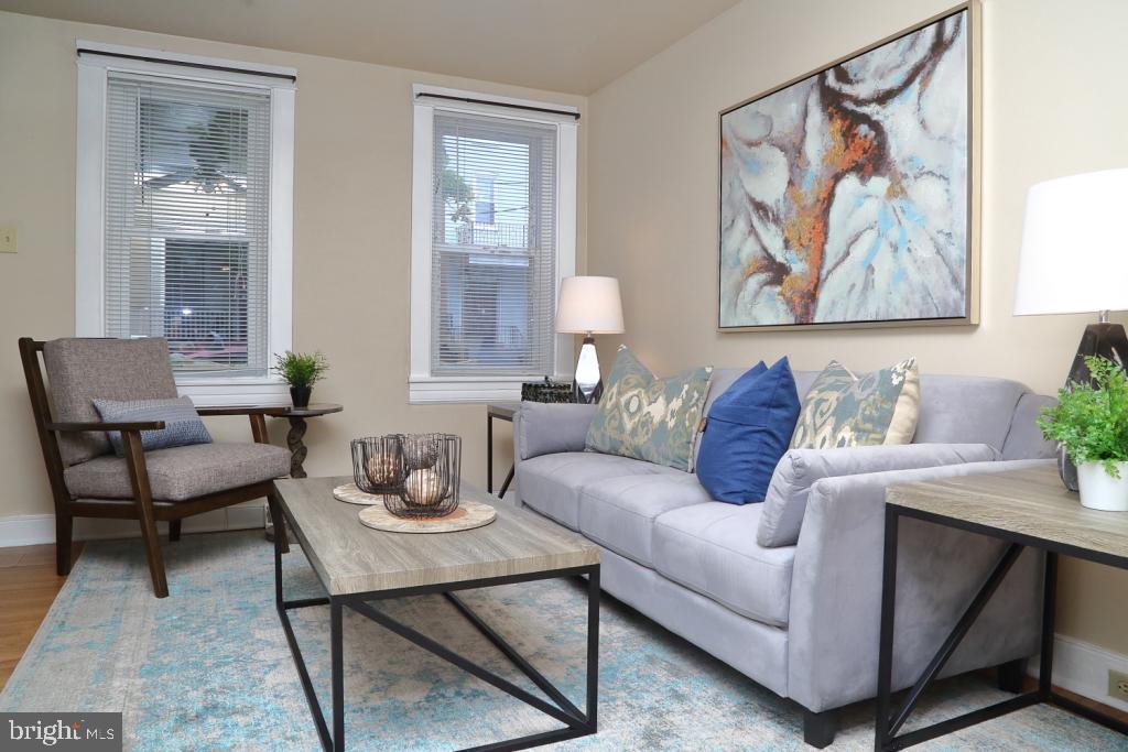 CHESTNUT HILL - Residential