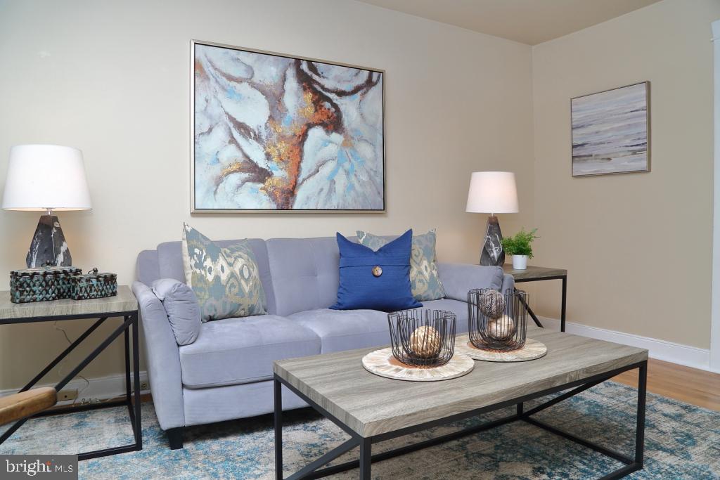 CHESTNUT HILL - Residential