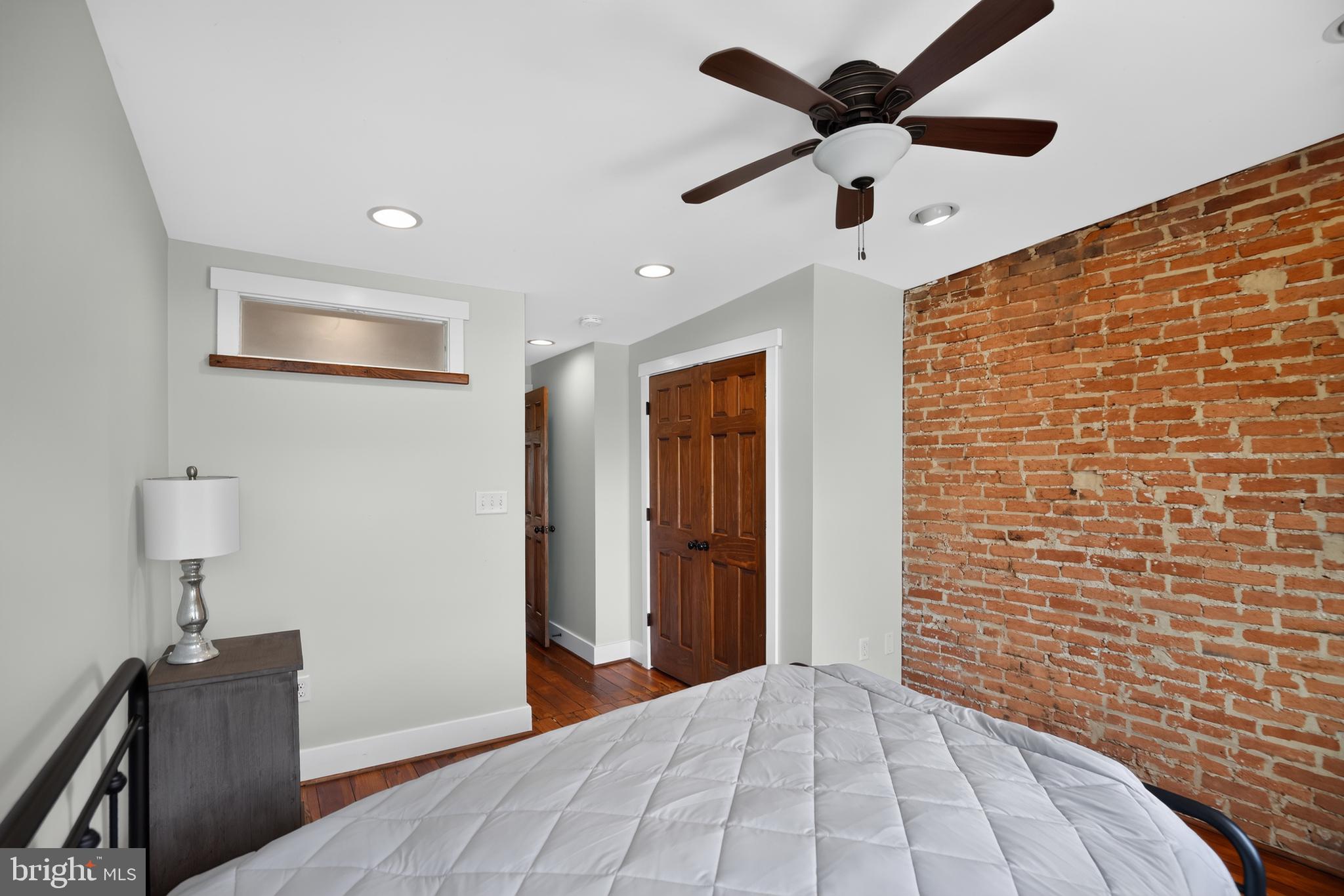 LOCUST POINT - Residential
