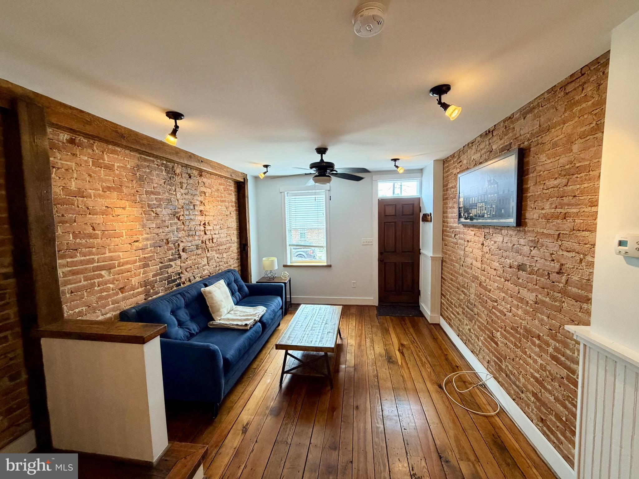 LOCUST POINT - Residential