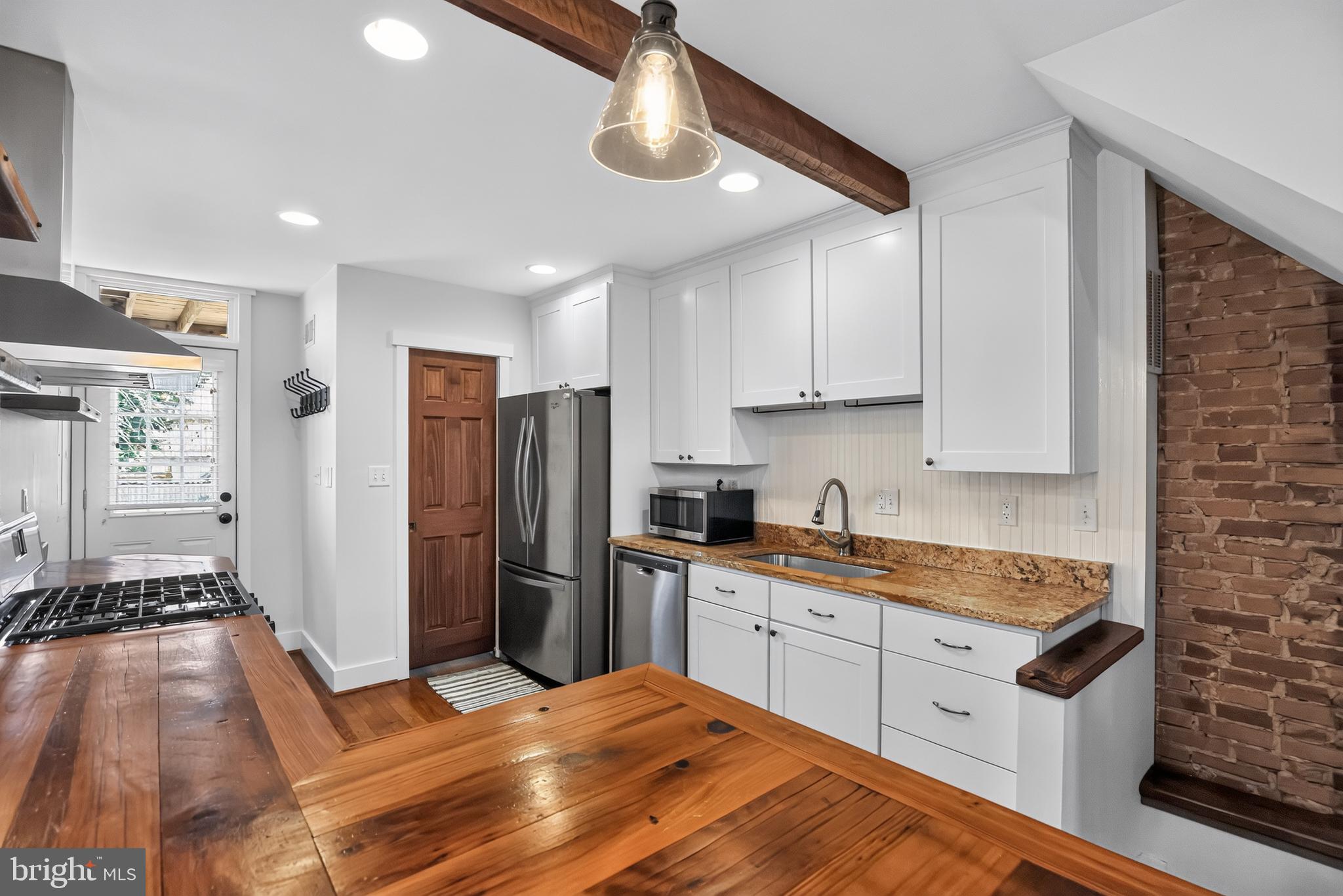 LOCUST POINT - Residential