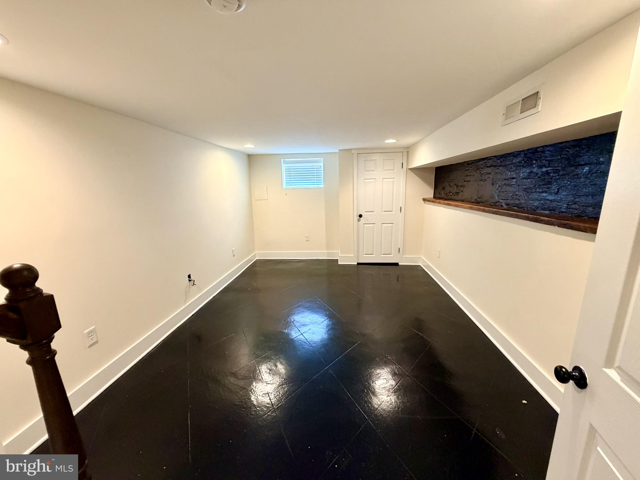 LOCUST POINT - Residential