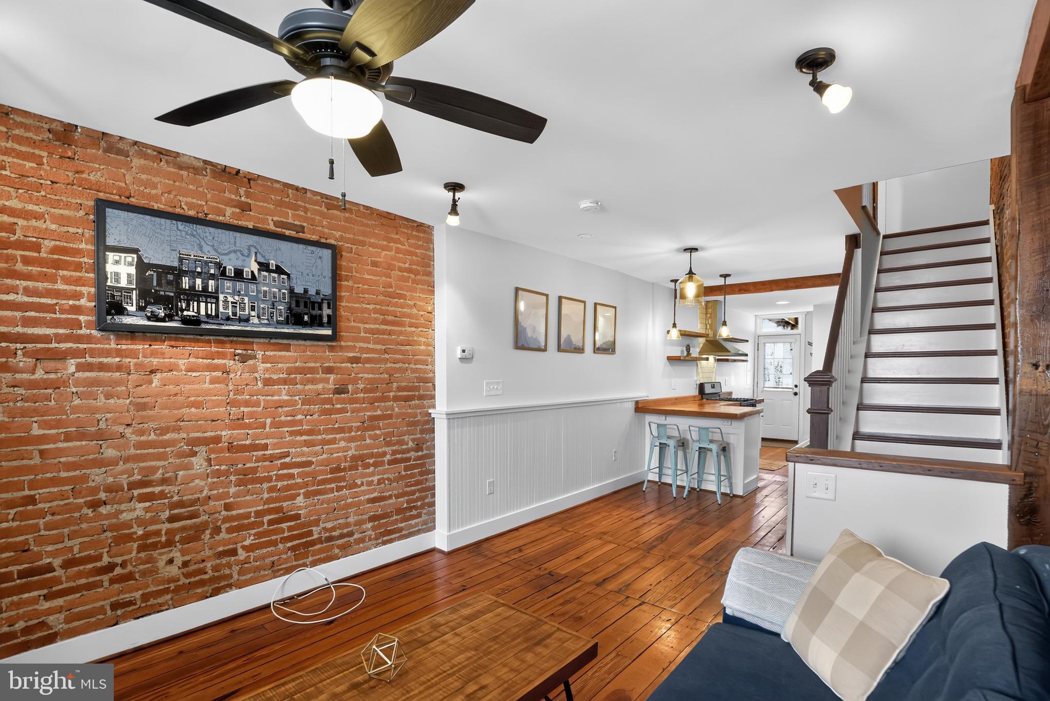 LOCUST POINT - Residential