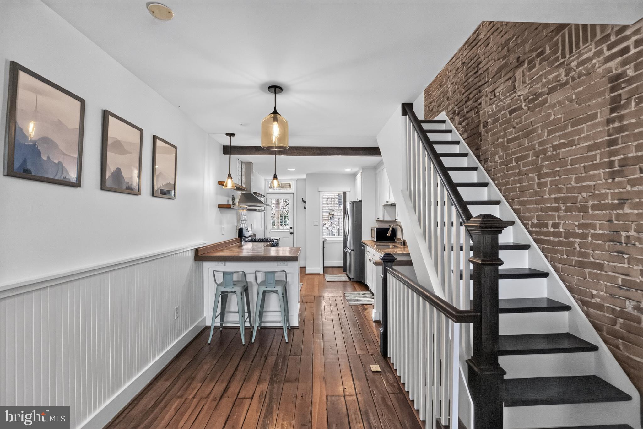 LOCUST POINT - Residential