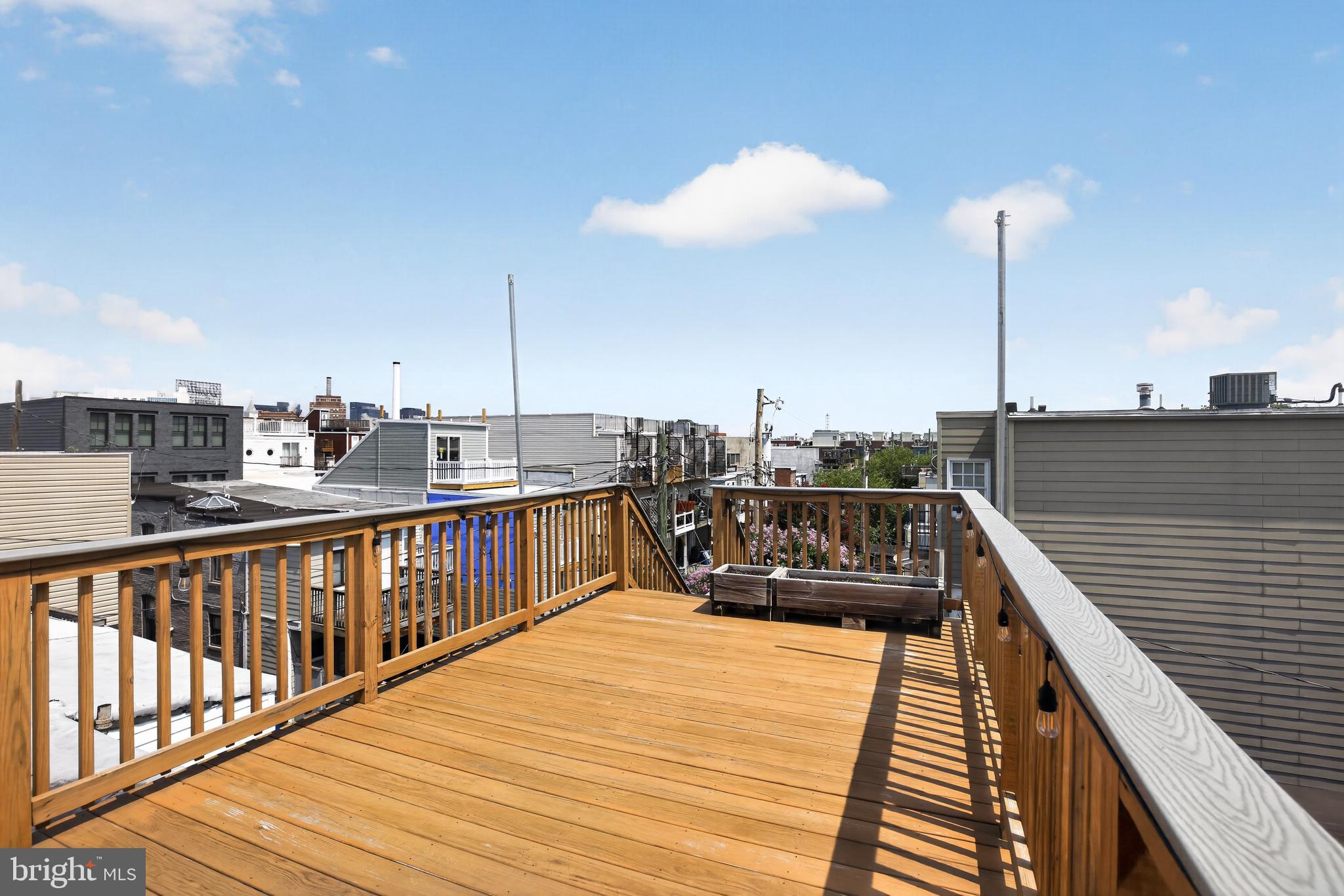 LOCUST POINT - Residential