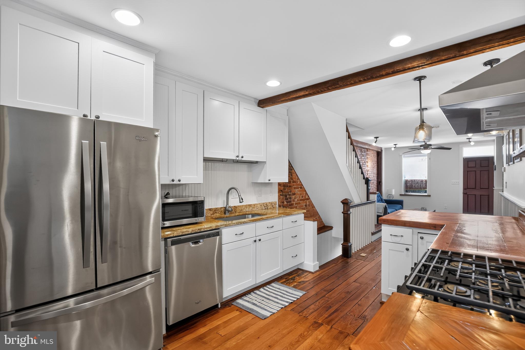 LOCUST POINT - Residential