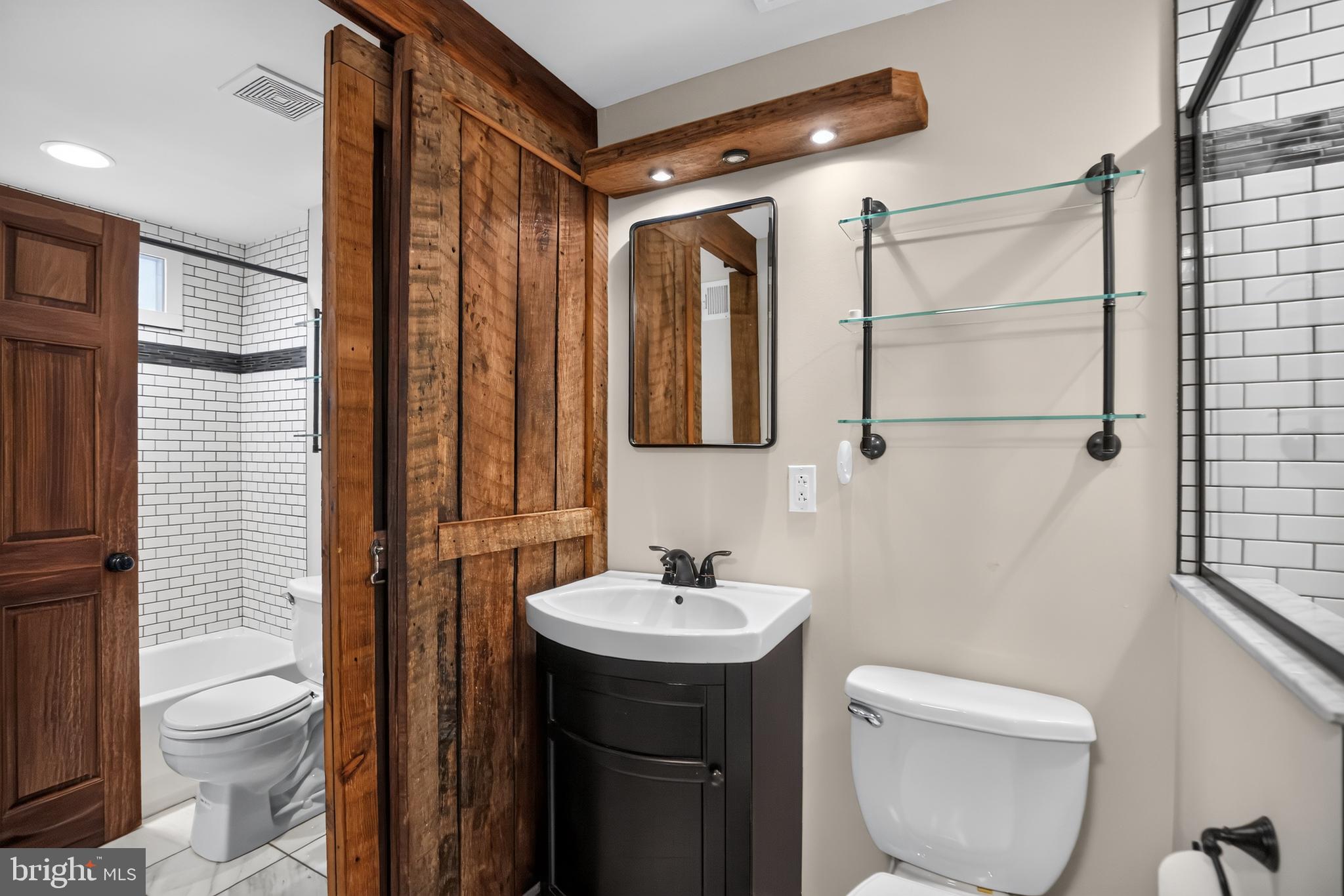 LOCUST POINT - Residential