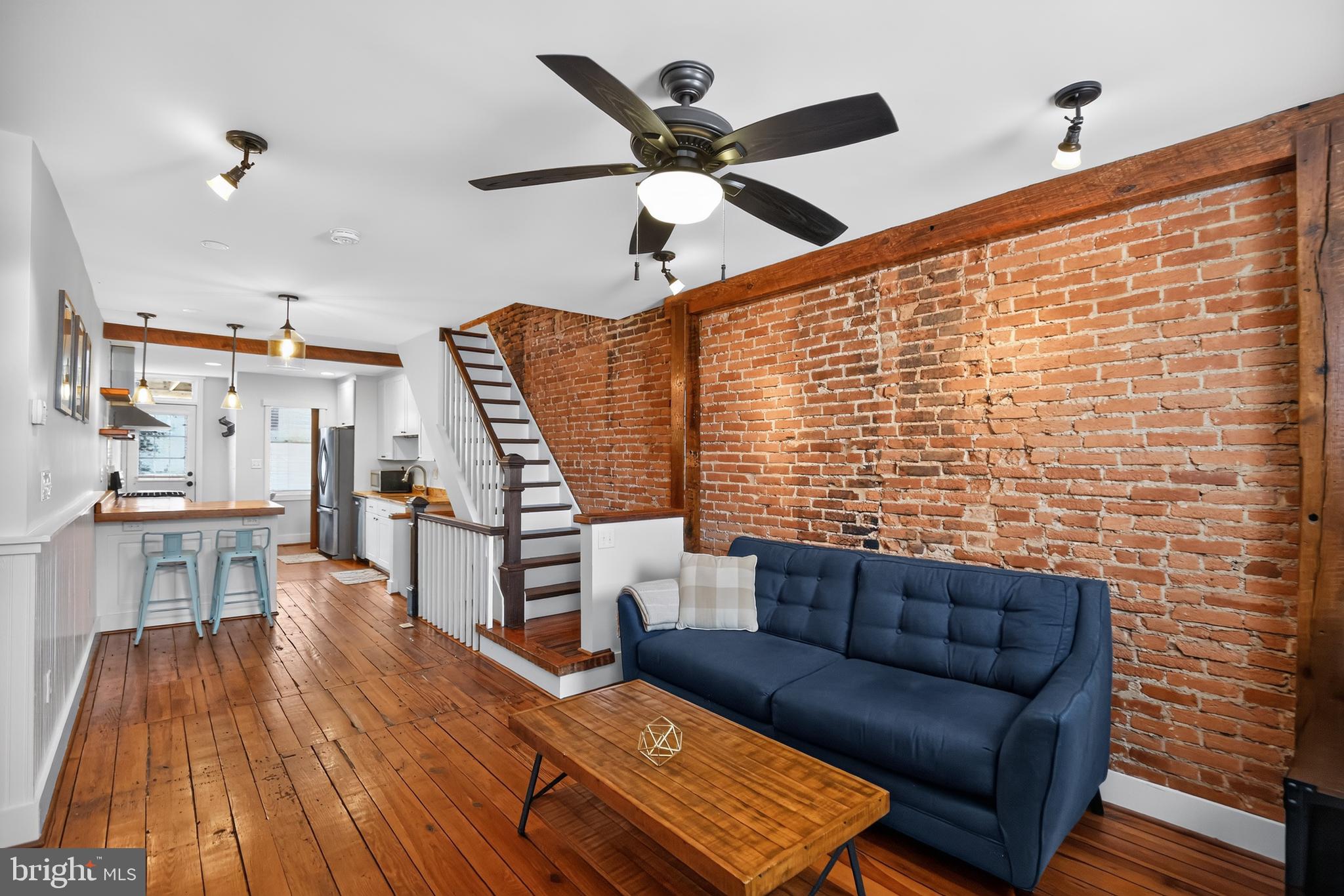 LOCUST POINT - Residential