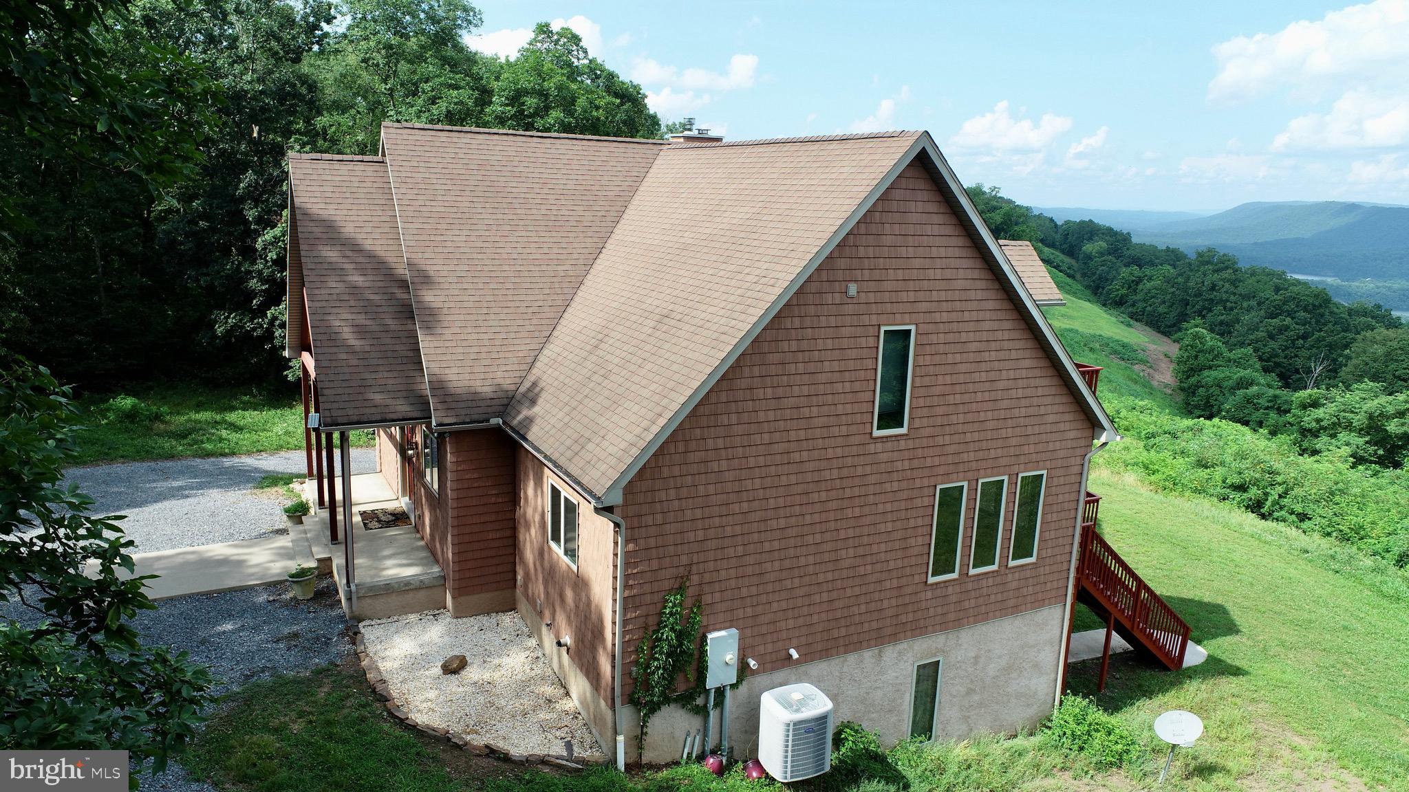 EAGLE'S ROOST - Residential