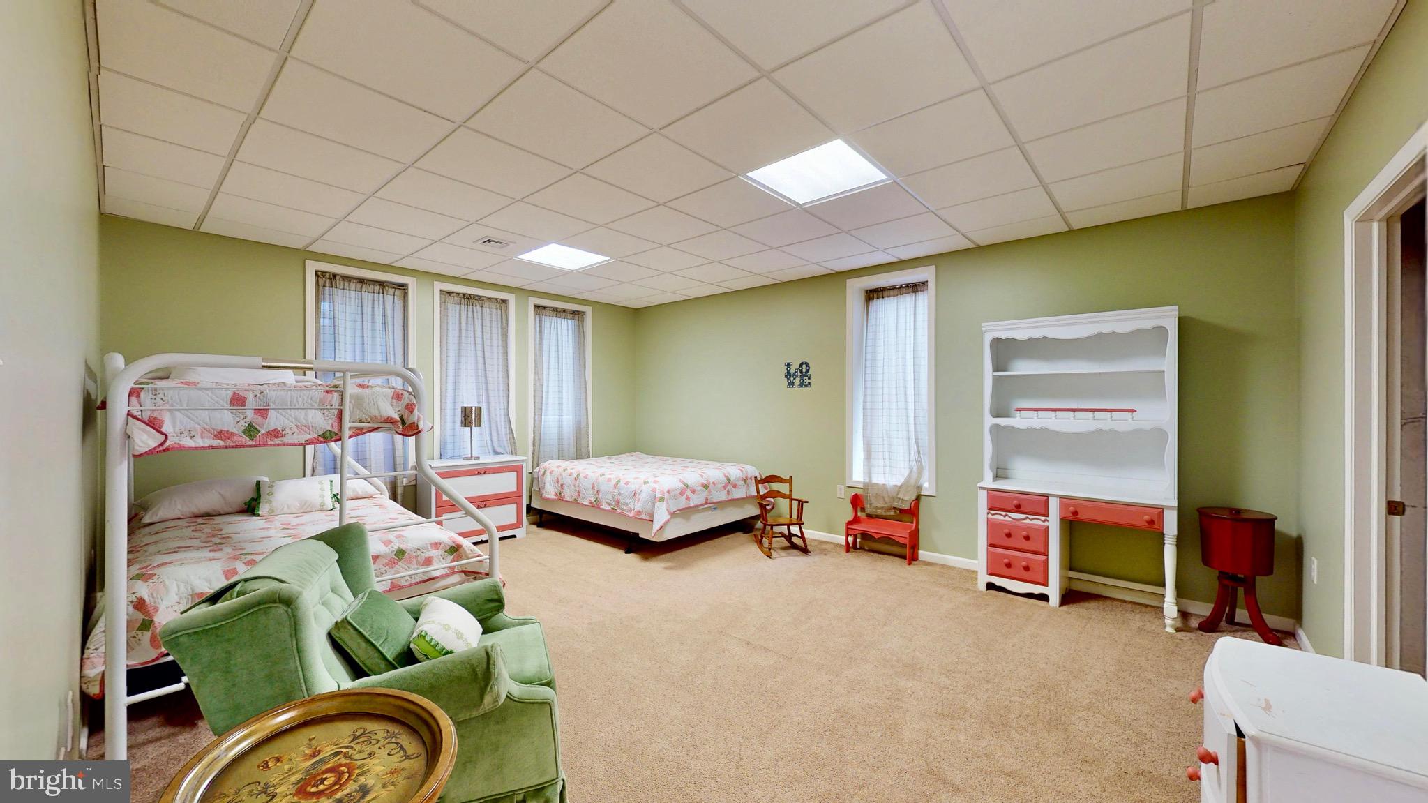 EAGLE'S ROOST - Residential