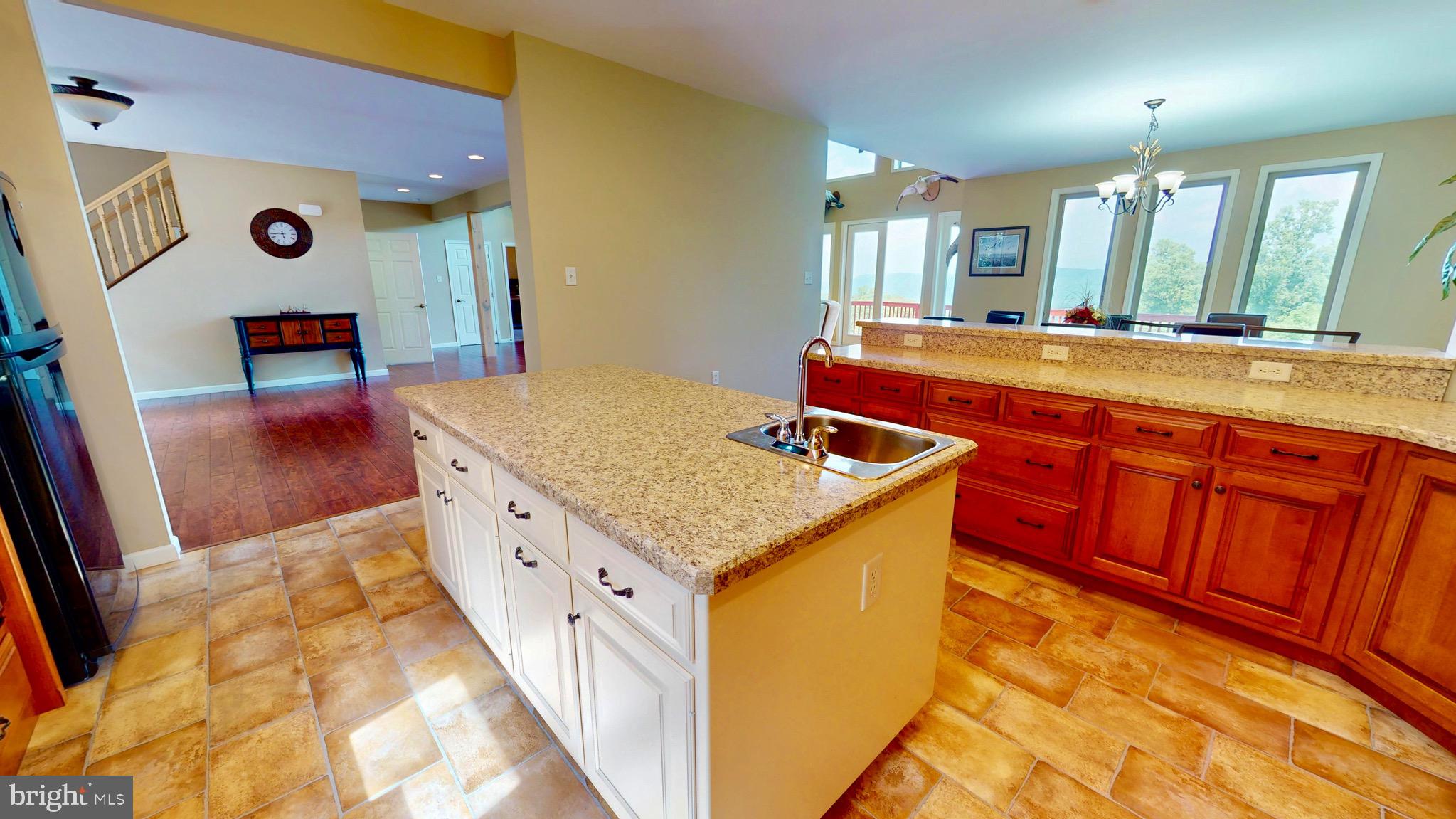 EAGLE'S ROOST - Residential