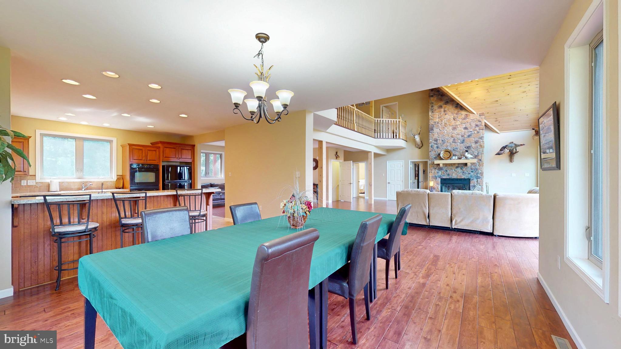EAGLE'S ROOST - Residential