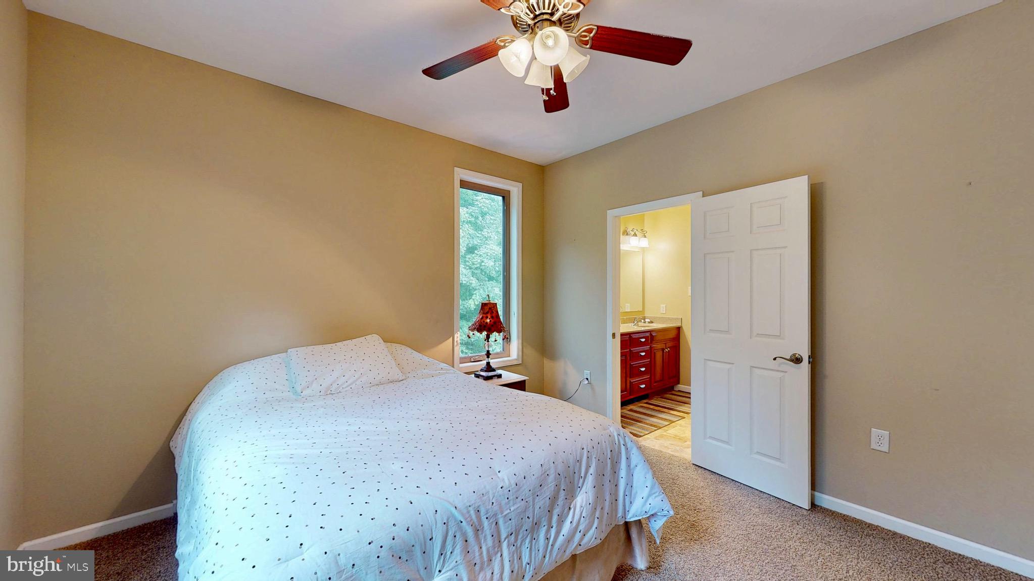 EAGLE'S ROOST - Residential