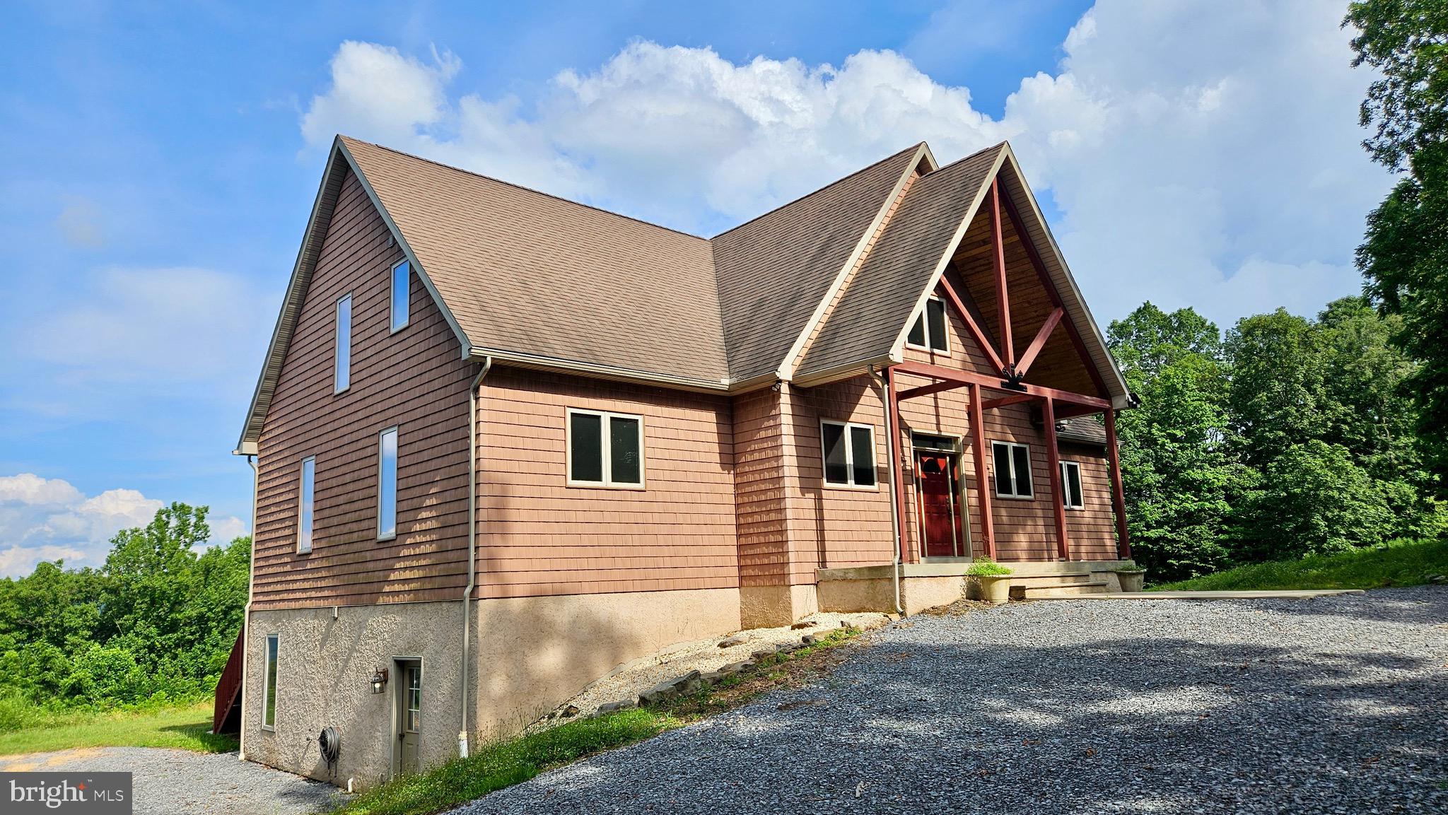 EAGLE'S ROOST - Residential