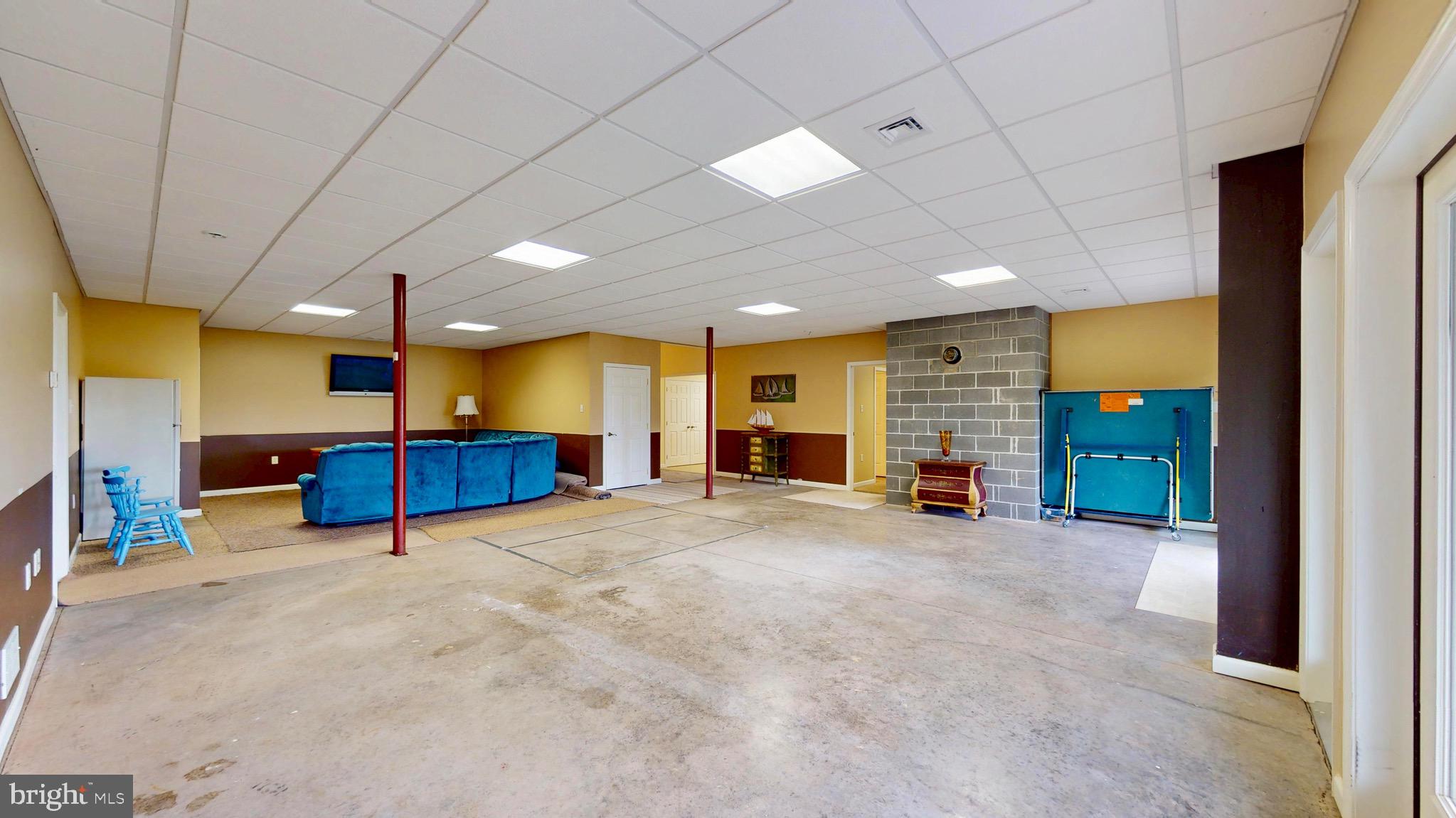 EAGLE'S ROOST - Residential