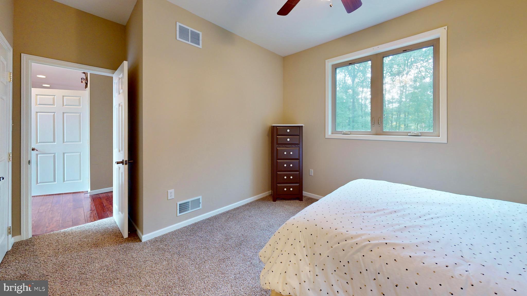 EAGLE'S ROOST - Residential