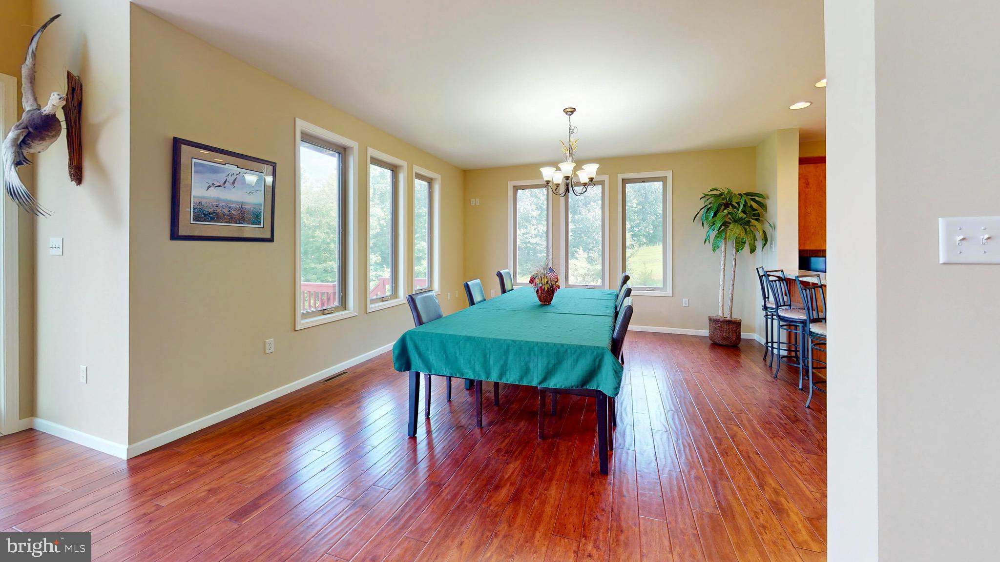 EAGLE'S ROOST - Residential