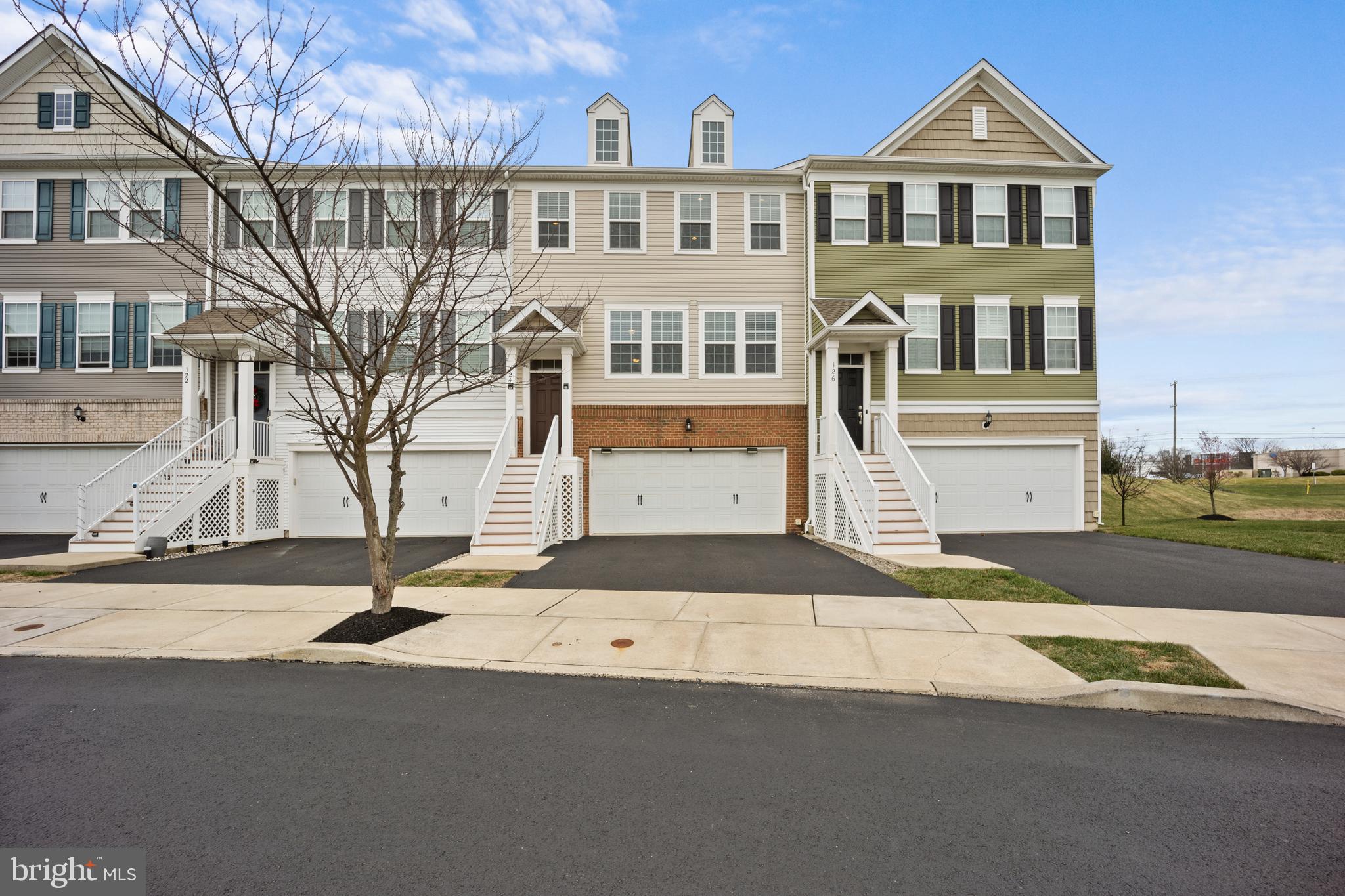 WARRINGTON POINTE - Residential Lease
