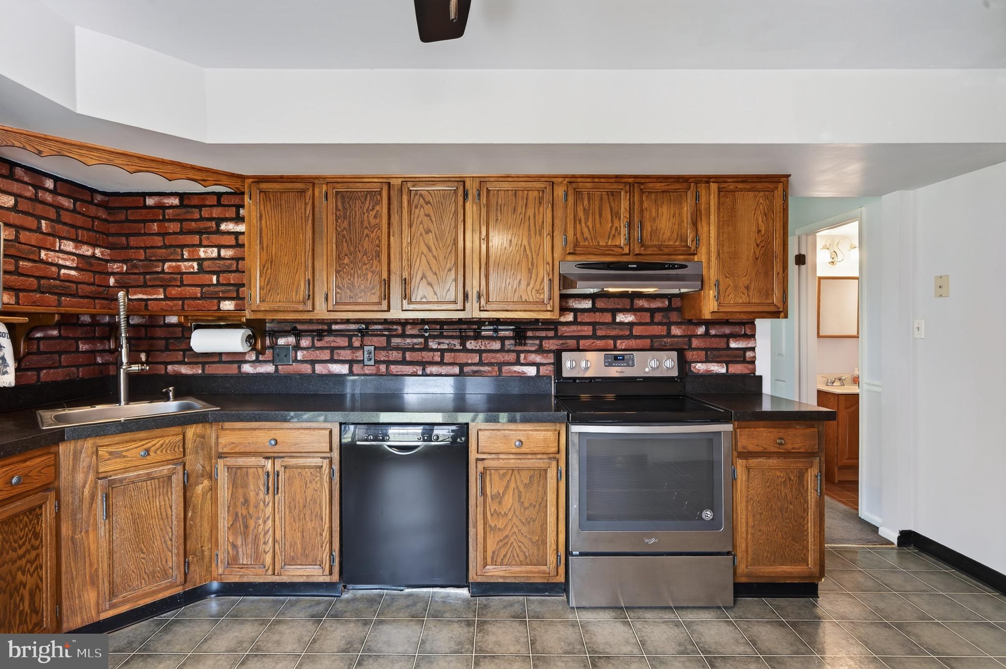 FAIR HILLS - Residential
