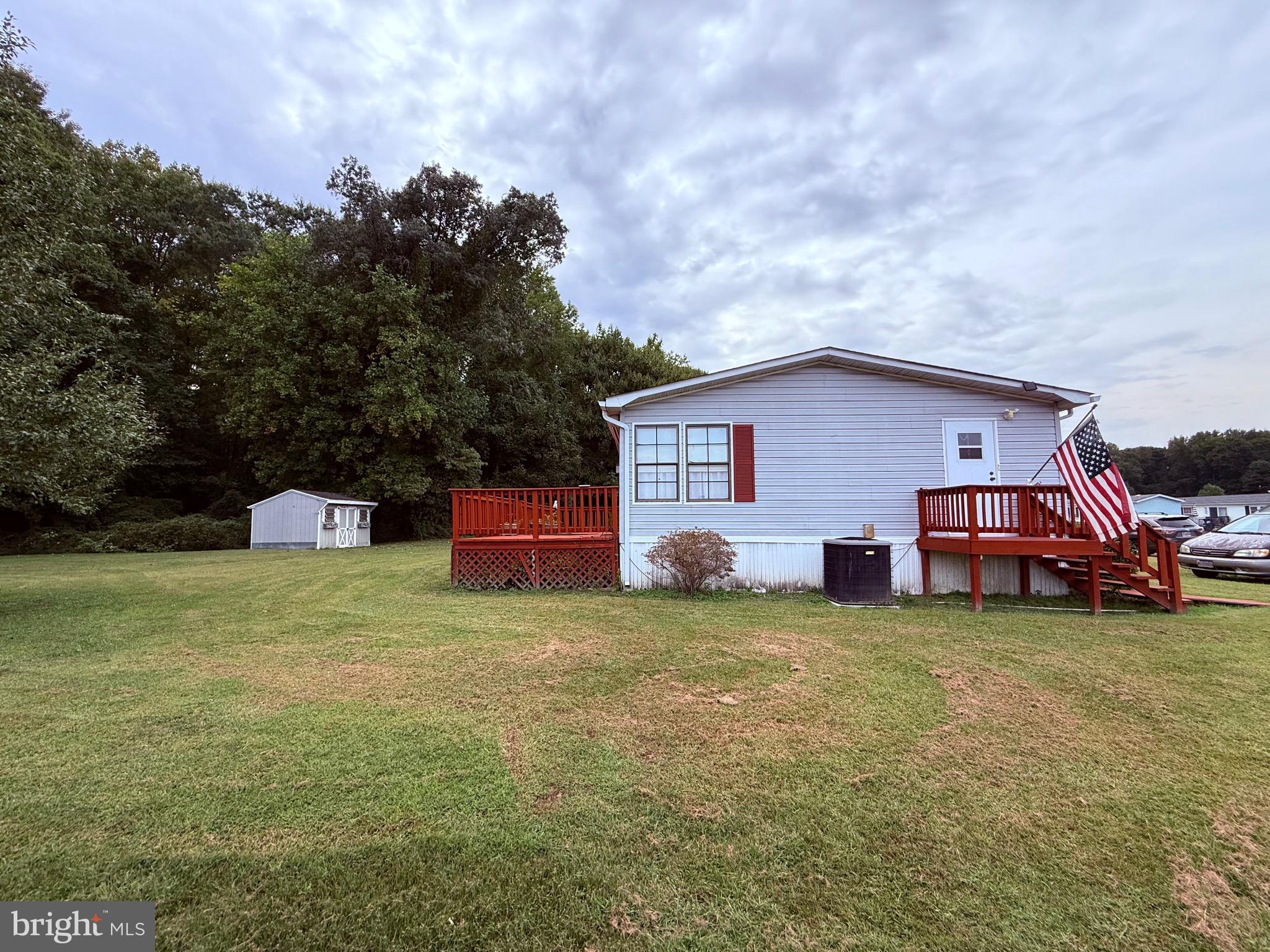 BUSH RIVER MANOR - Residential
