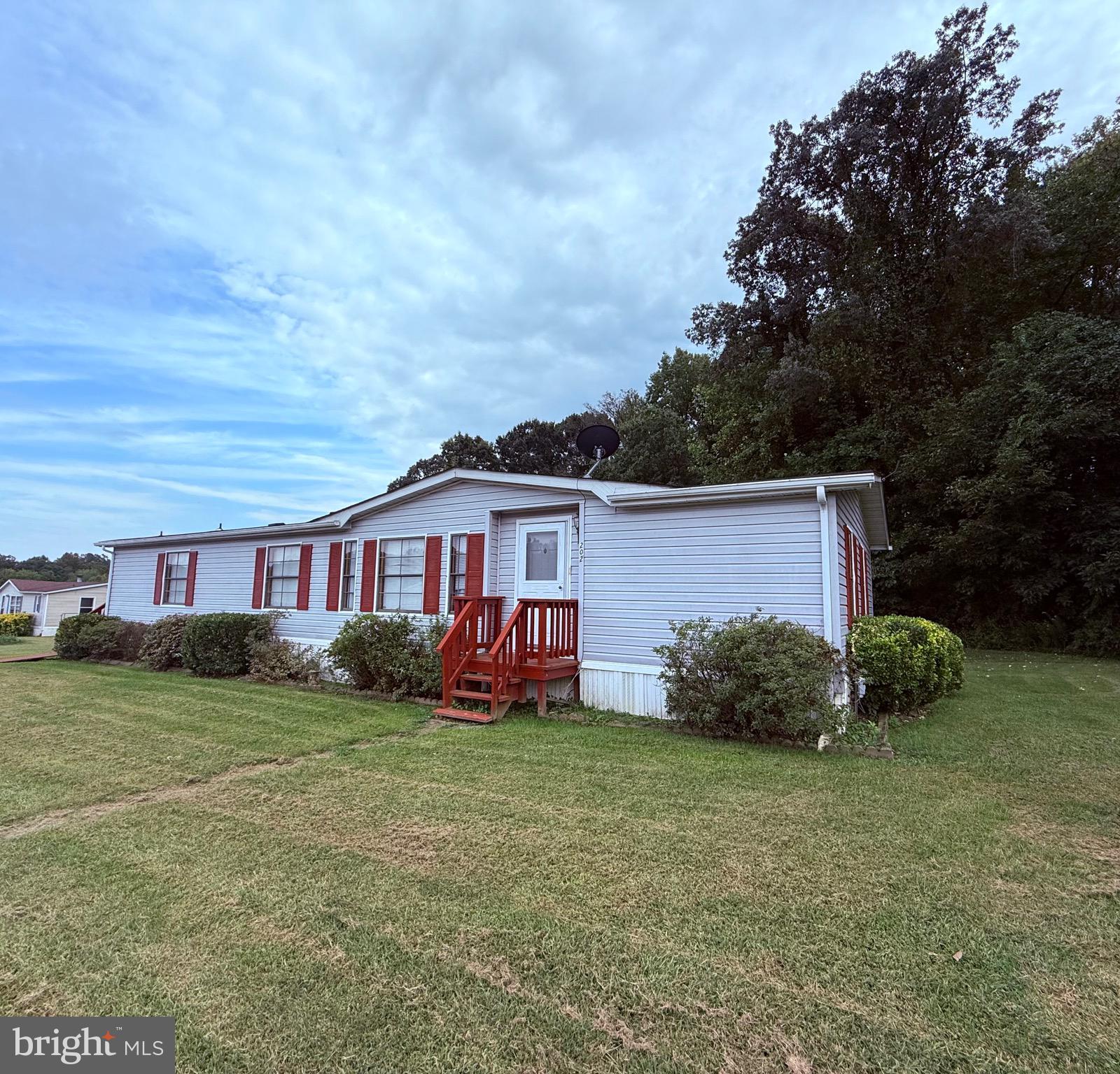 BUSH RIVER MANOR - Residential