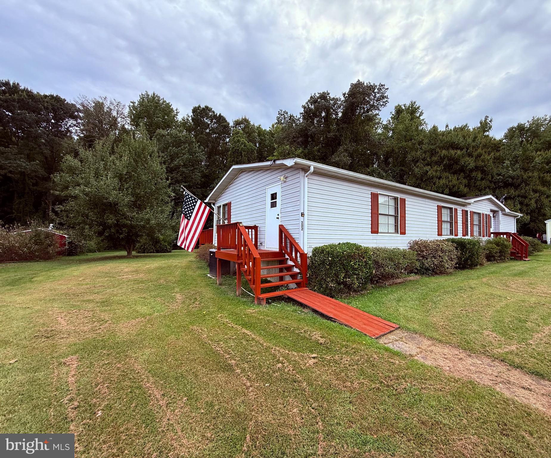 BUSH RIVER MANOR - Residential