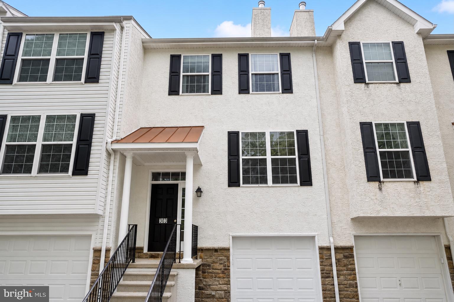 SHANNONS WAY - Residential