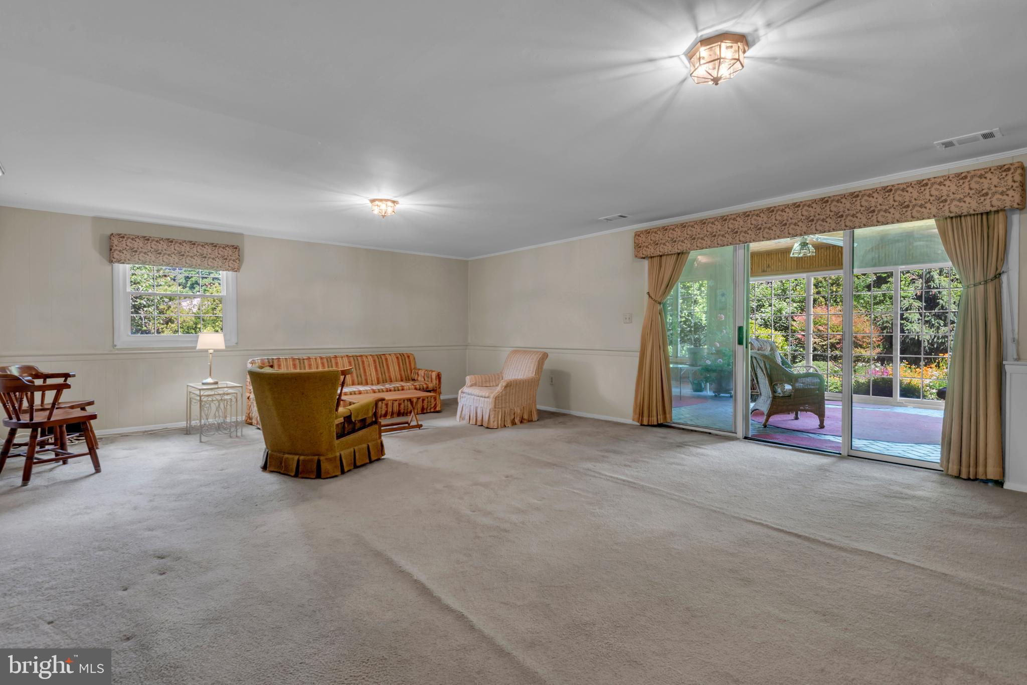 YORK MANOR - Residential