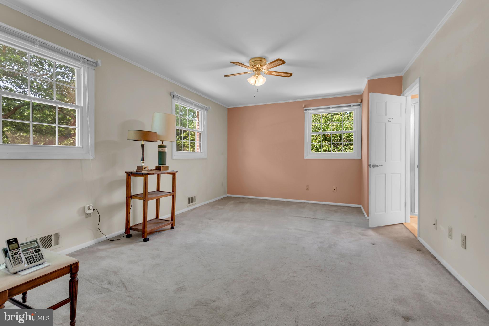 YORK MANOR - Residential