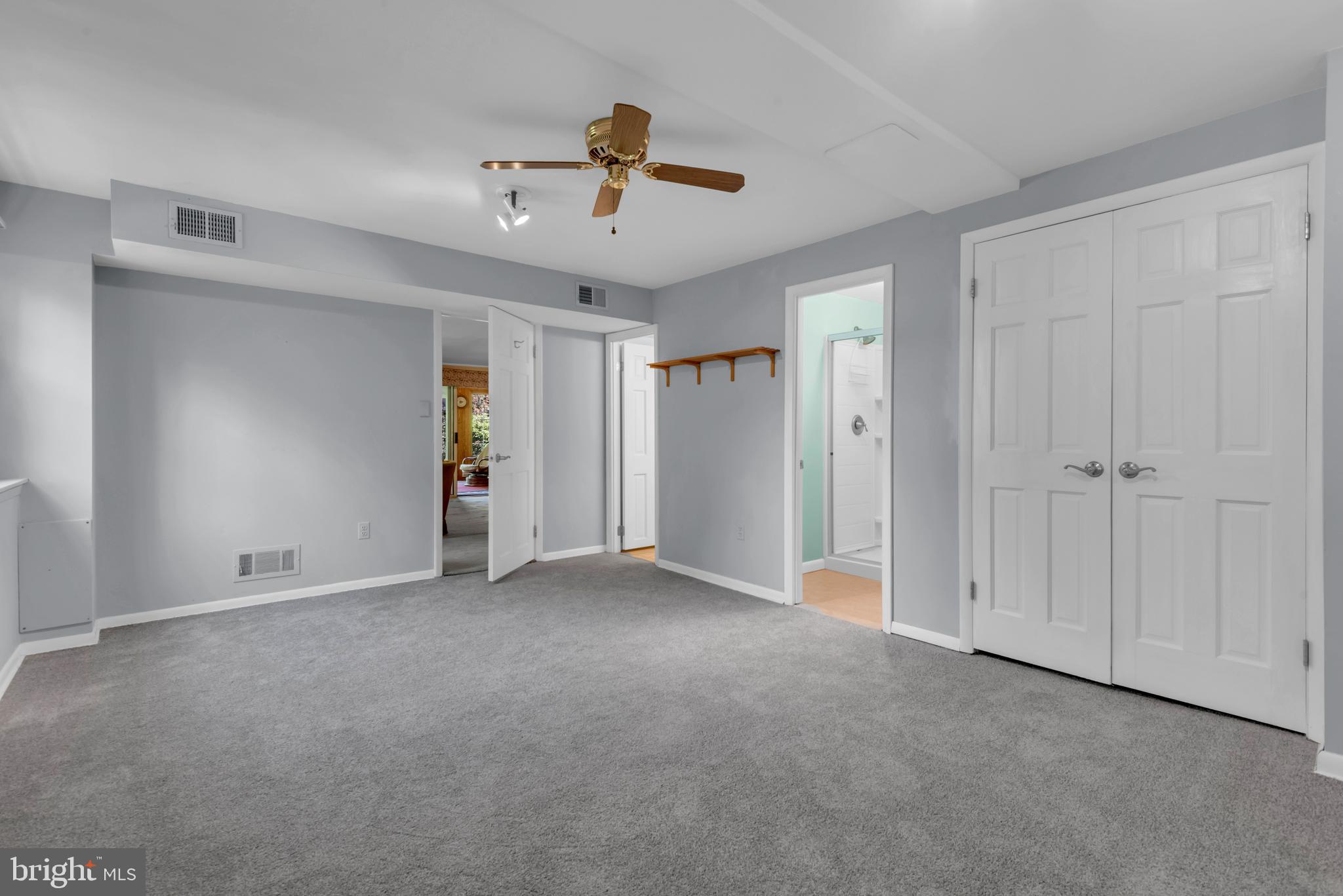 YORK MANOR - Residential