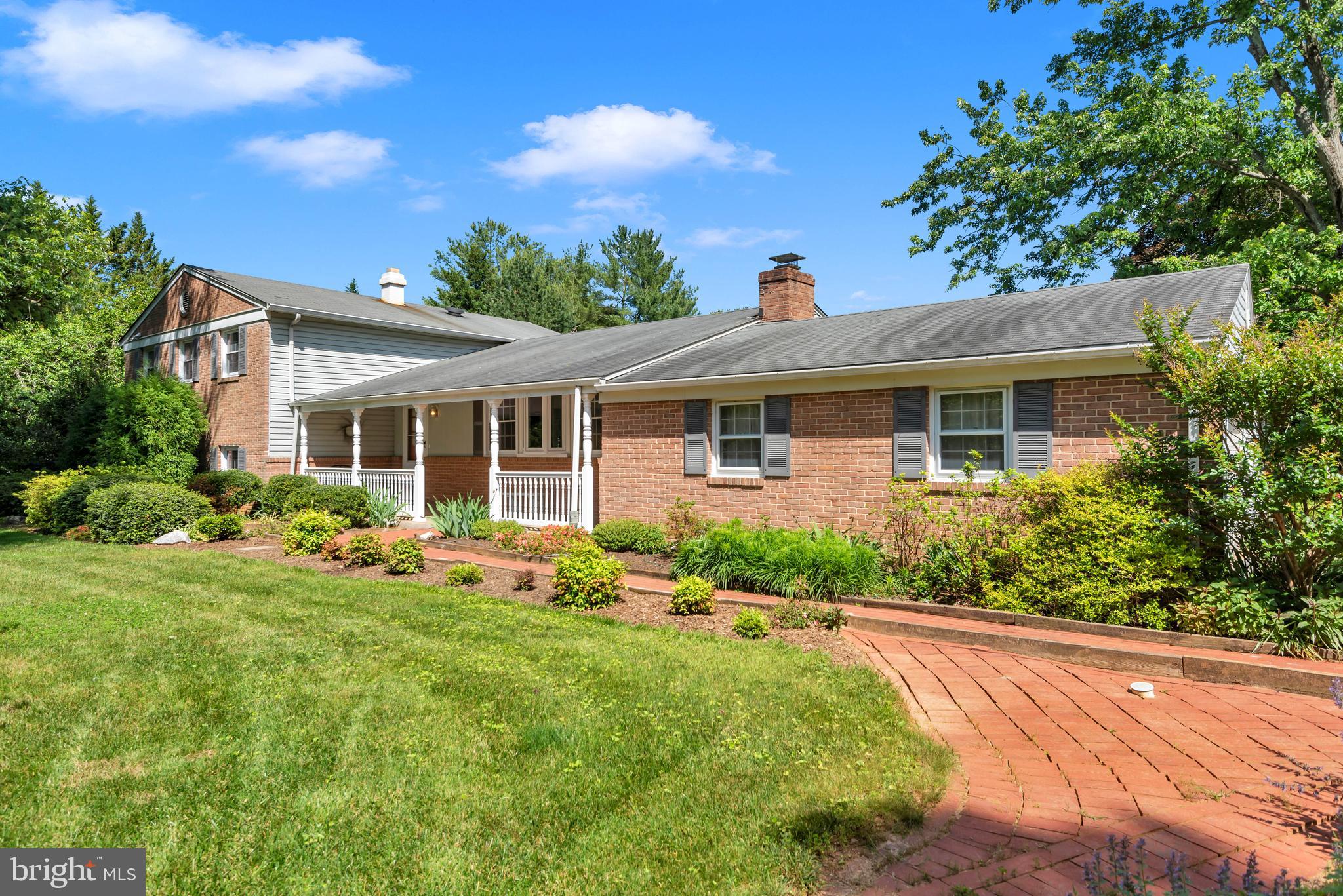 YORK MANOR - Residential