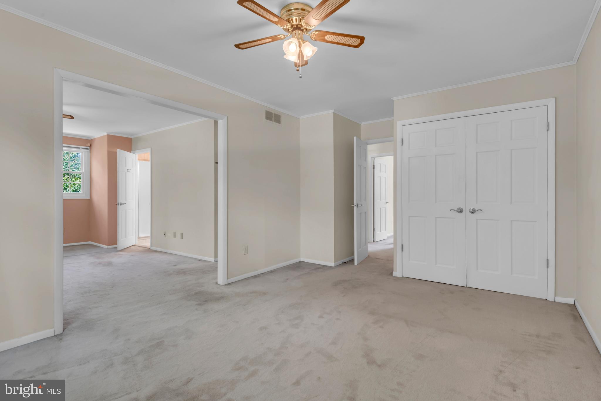 YORK MANOR - Residential