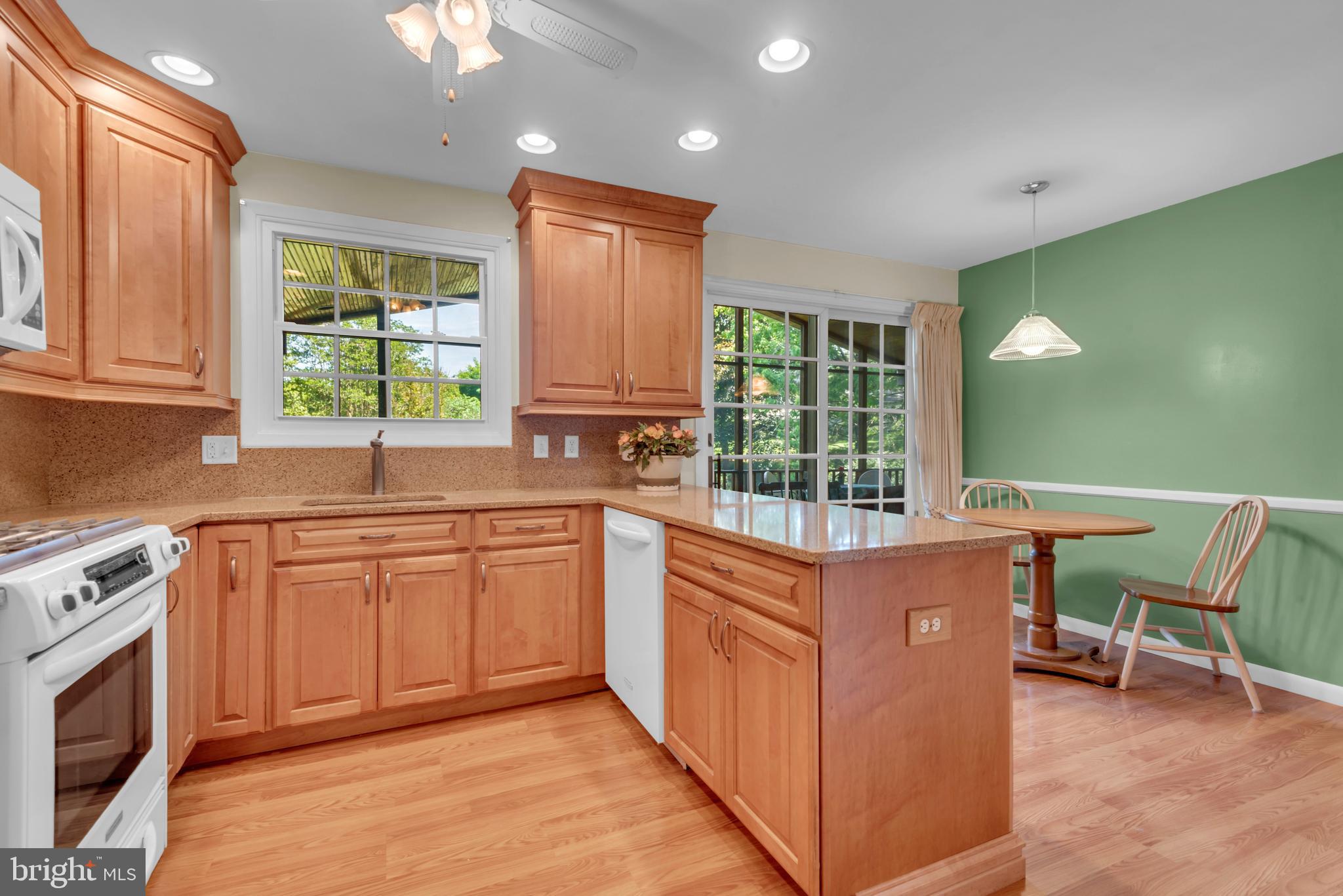 YORK MANOR - Residential