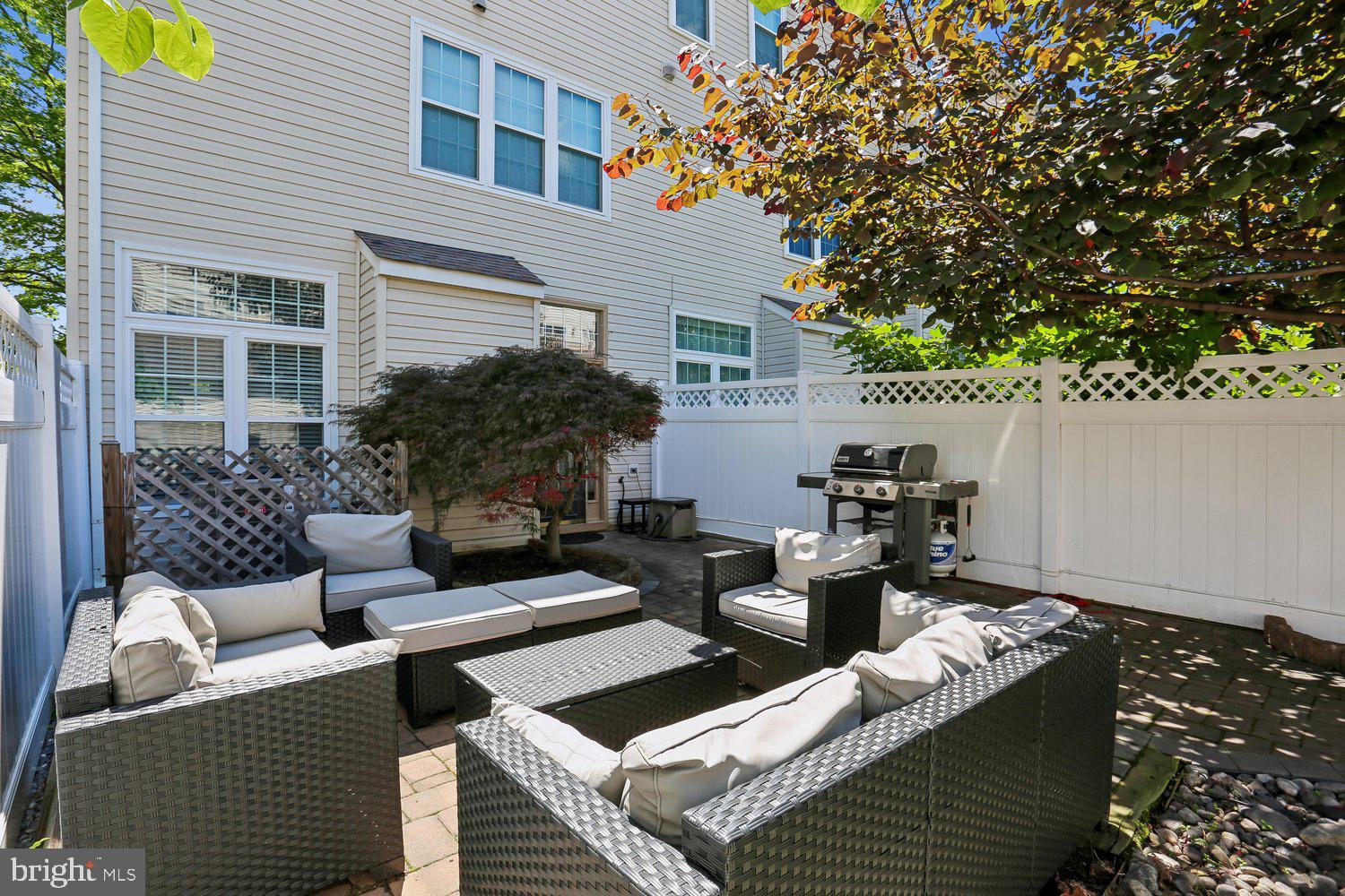 LAKELANDS - Residential