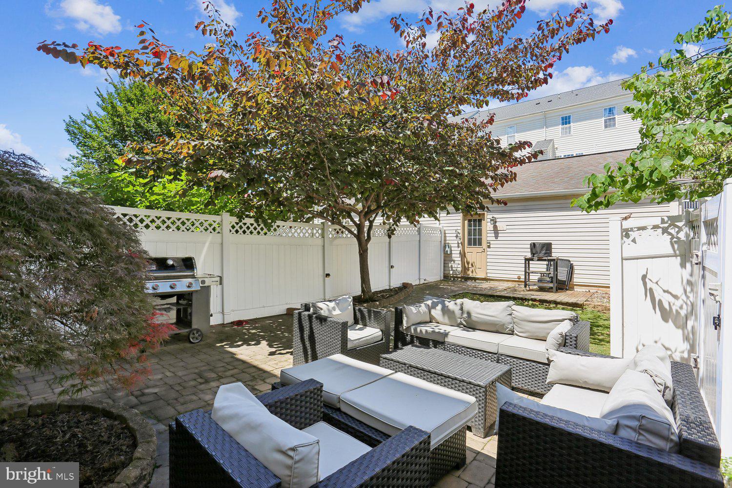 LAKELANDS - Residential