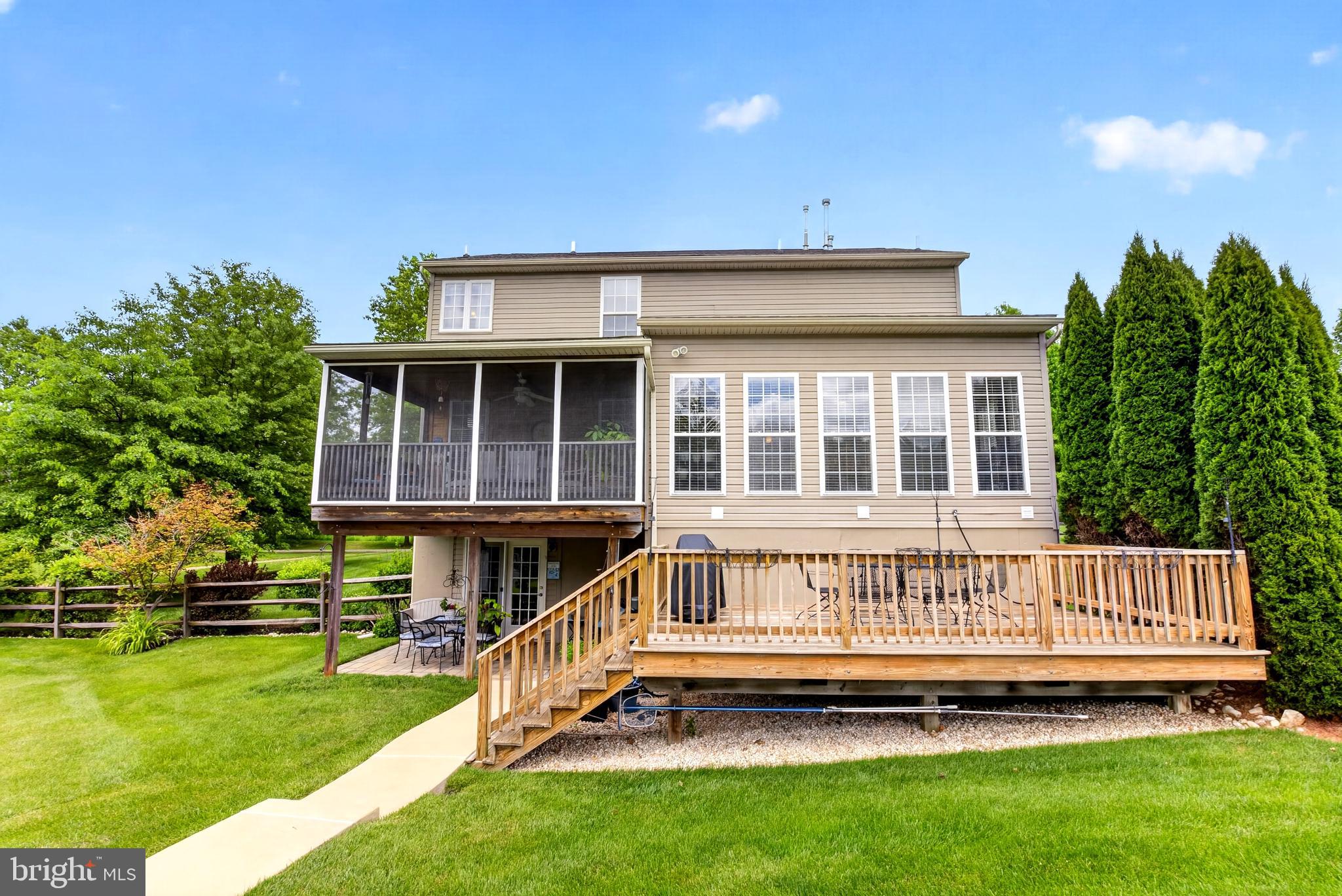 MEDFORD FARMS - Residential