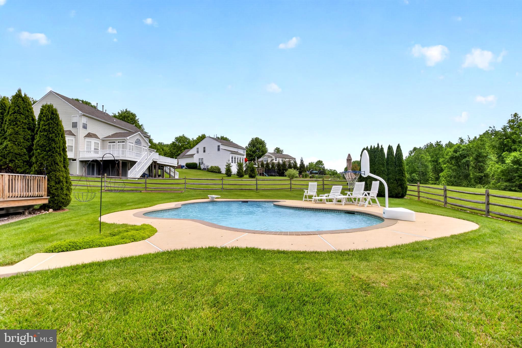 MEDFORD FARMS - Residential