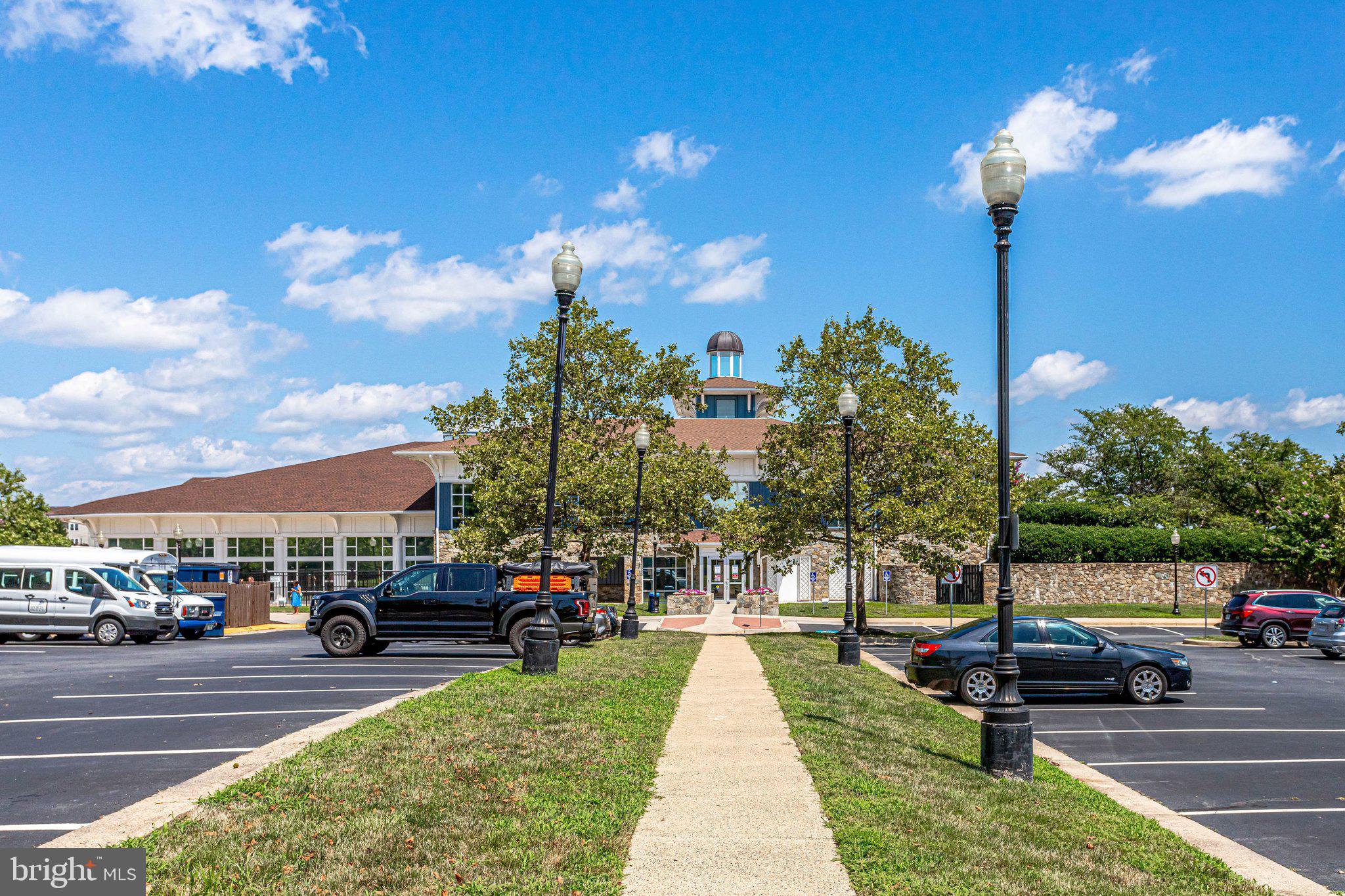 ASHBURN VILLAGE - Residential