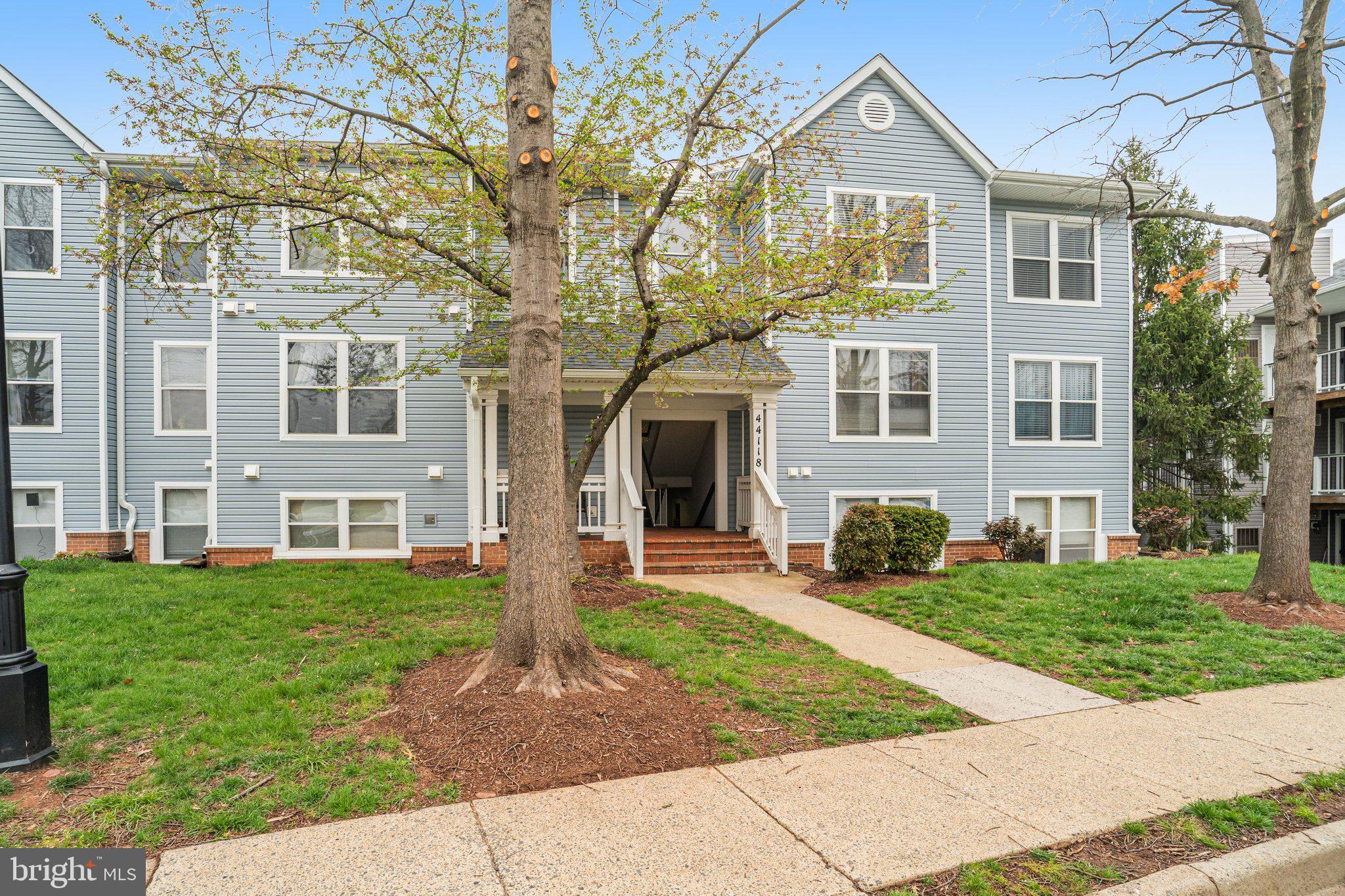 ^^Seller will pay 1 year’s condo fee at closing **Fabulous top floor corner condo with lake view! Open floor plan. Foyer entry with hardwood floors and big closet. Spacious living room with gas fireplace, hardwood floors, and sliding glass doors to wrap around Trex deck over looking the lake. Big dining room for entertaining features hardwood floors . Updated kitchen with maple cabinets, granite counter tops, stainless appliances, travertine tile backsplash, hardwood floors, pantry, and pass thru to the dining room with breakfast bar. Primary suite is off on it's own with walk in closet, updated in suite bath, neutral carpeting, and sliding glass doors to 2nd deck overlooking the lake. On the other side of the condo enjoy 2 nice size bedrooms, 2nd full bath, and stack washer/dryer.  Storage unit as well.
Just aa block from Ashburn Village Sports Pavilion. This community offers a plethora of great amenities to include  Sports Pavilion, multiple community pools (indoor/outdoor), tennis courts, basketball courts, racquetball, kayak rentals on the lake, fishing, and walking/biking trails. You are only a 2 minute walk to the Ashburn Shopping Plaza offering shopping, dining, banking and more. For the commuter conscious you are close to  Route 7, Loudoun County Pkwy, Dulles Toll Road, and Route 28!