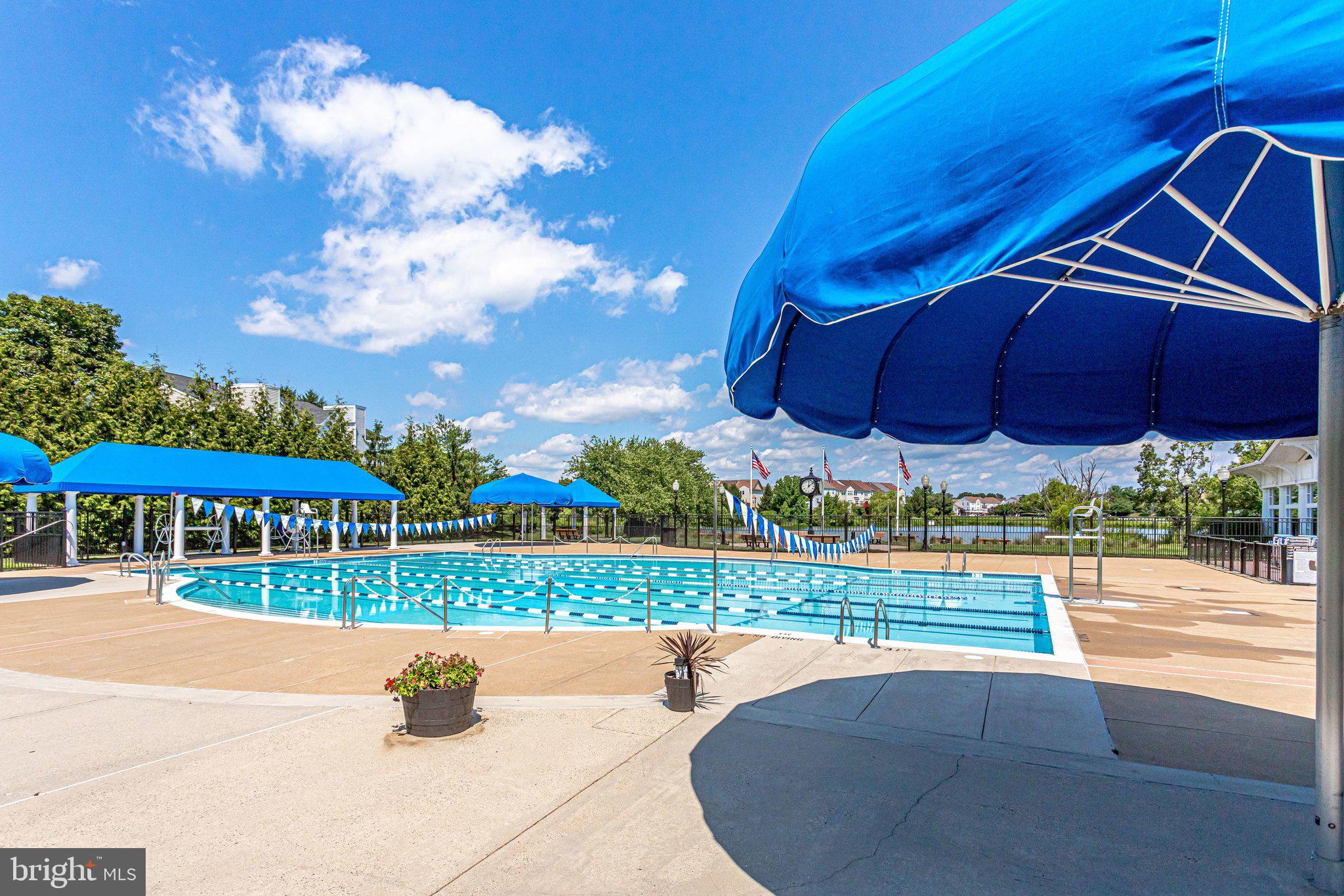 ASHBURN VILLAGE - Residential