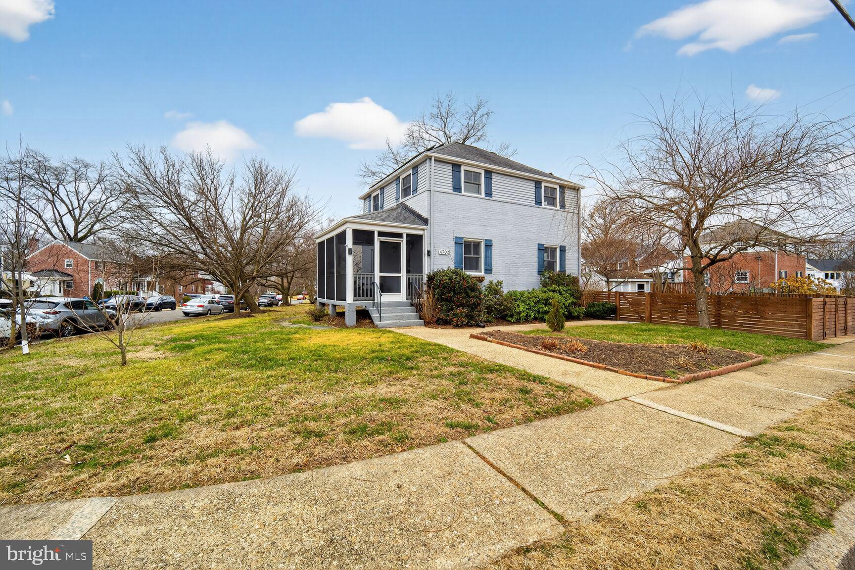 ARLINGTON FOREST - Residential